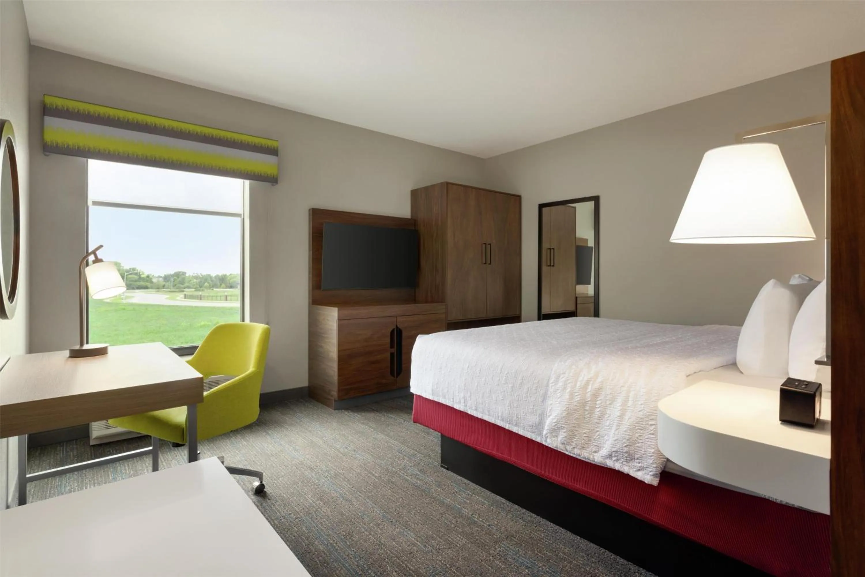 Bedroom, Bed in Hampton Inn Derby-Wichita Southeast