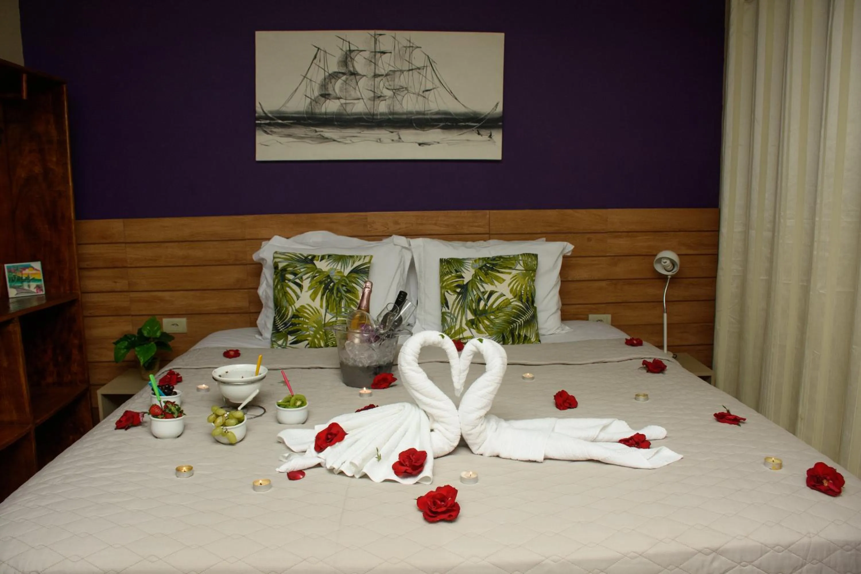 Bed in Pousada Velosmar