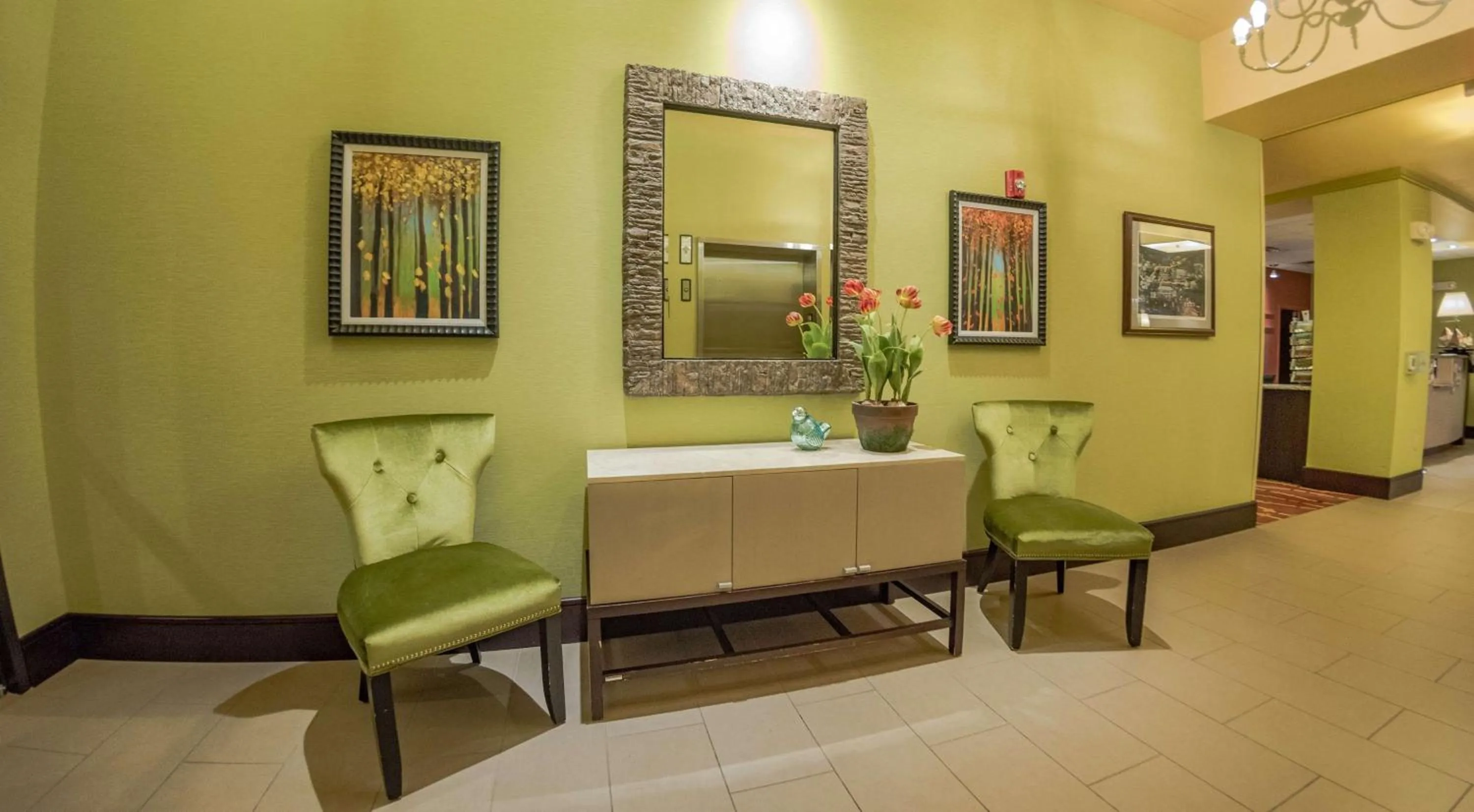Lobby or reception in Hampton Inn and Suites Woodstock, Virginia