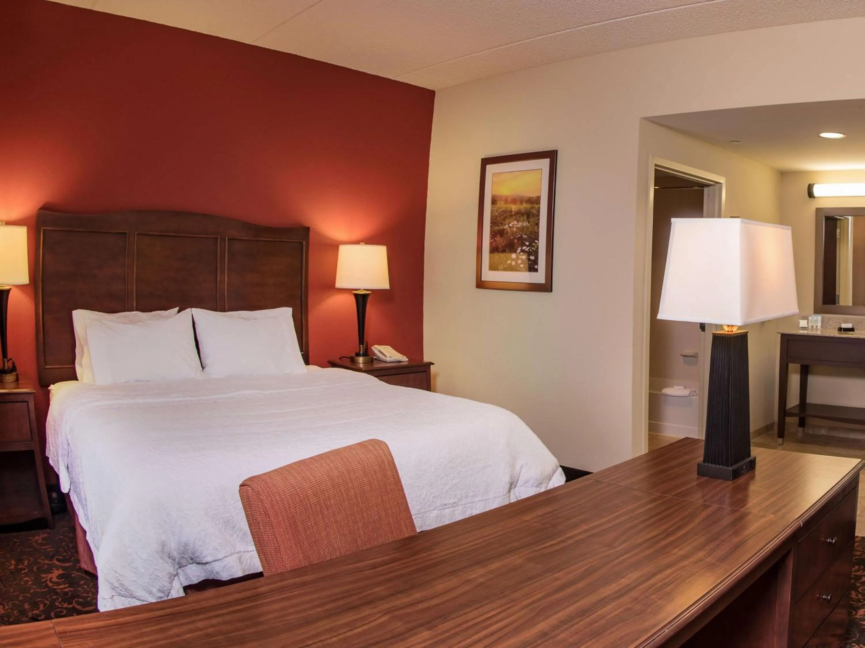 Bed in Hampton Inn and Suites Woodstock, Virginia