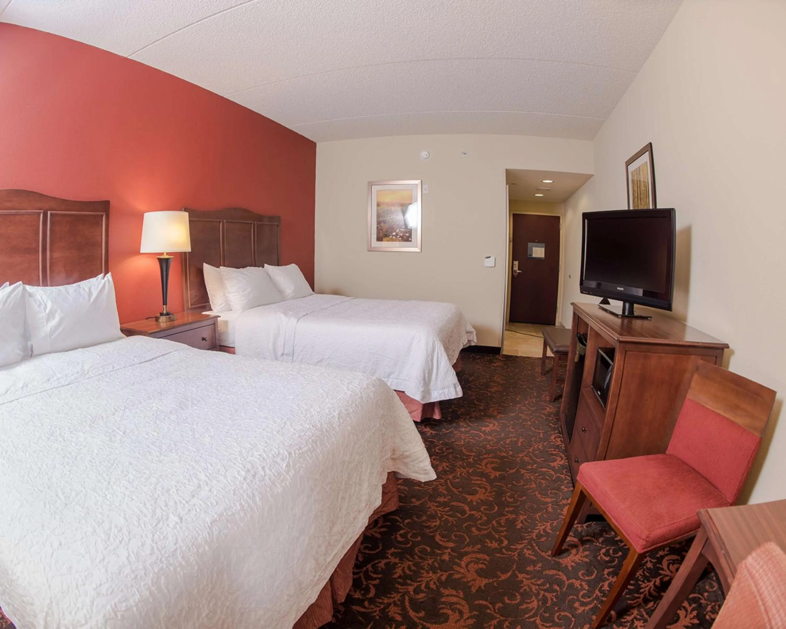 Bedroom, Bed in Hampton Inn and Suites Woodstock, Virginia