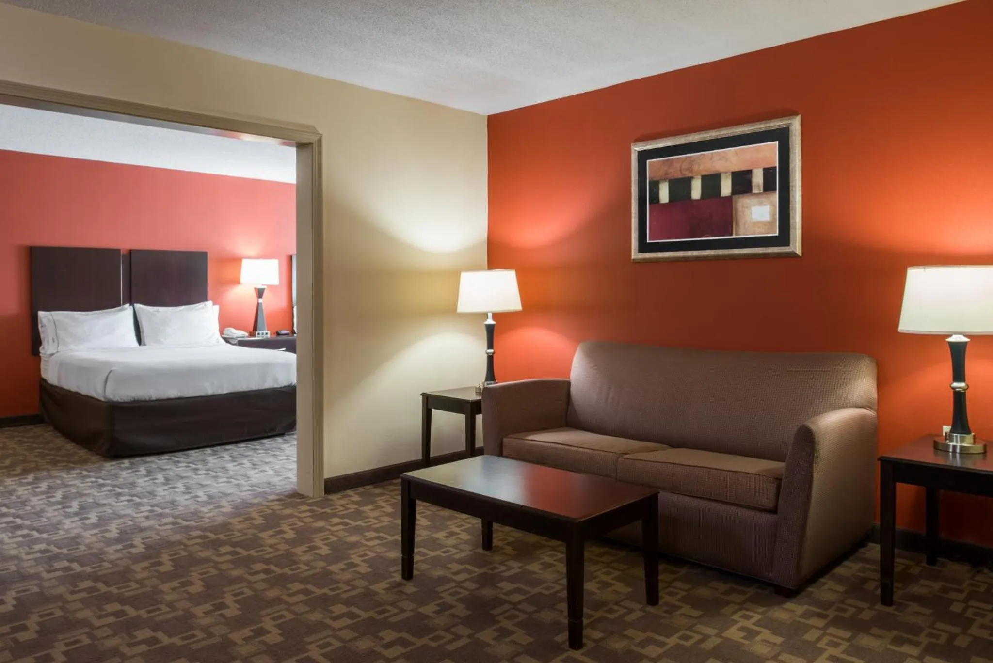 Photo of the whole room, Bed in Holiday Inn Express & Suites Lexington Downtown Area-Keeneland by IHG