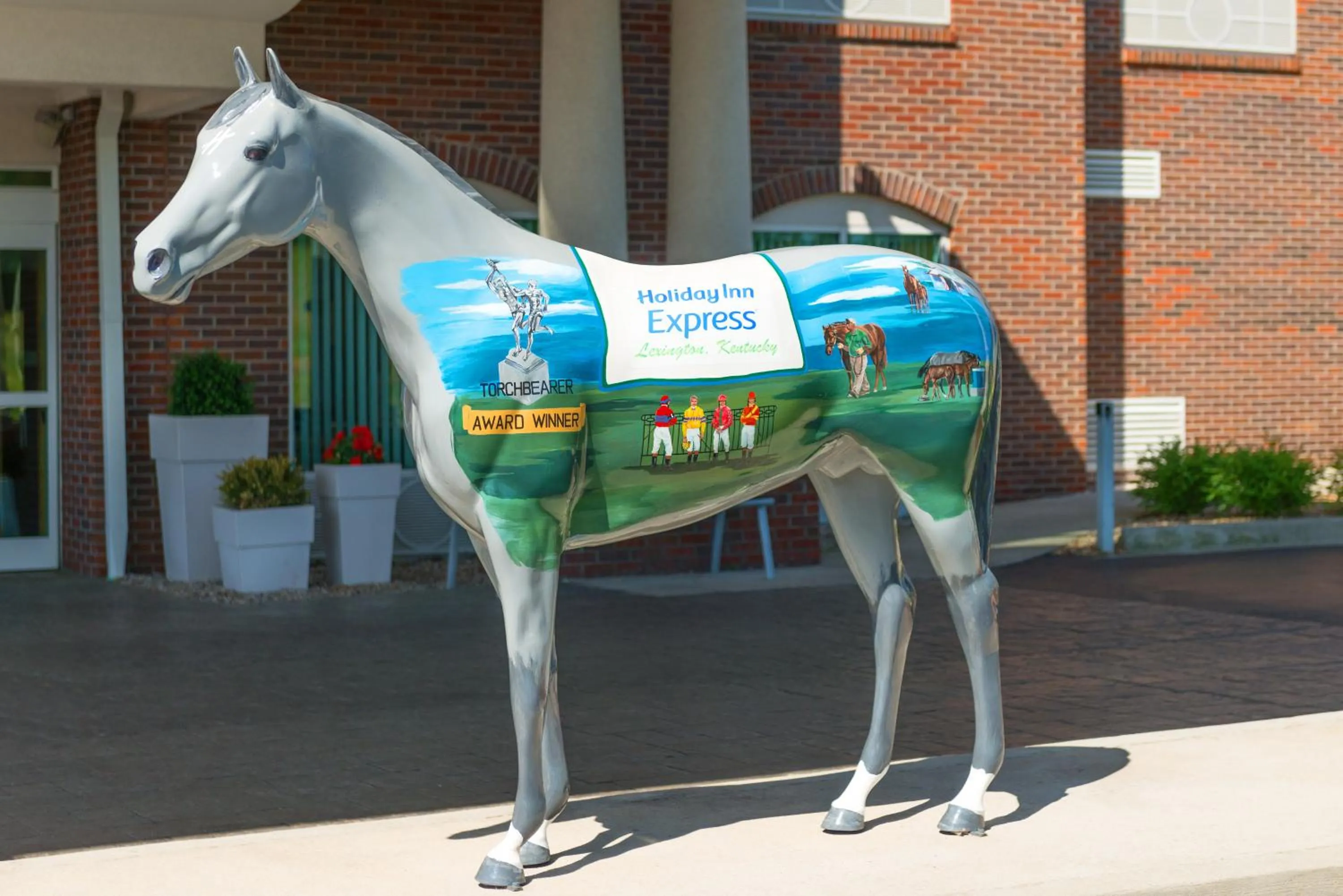 Property building in Holiday Inn Express & Suites Lexington Downtown Area-Keeneland by IHG