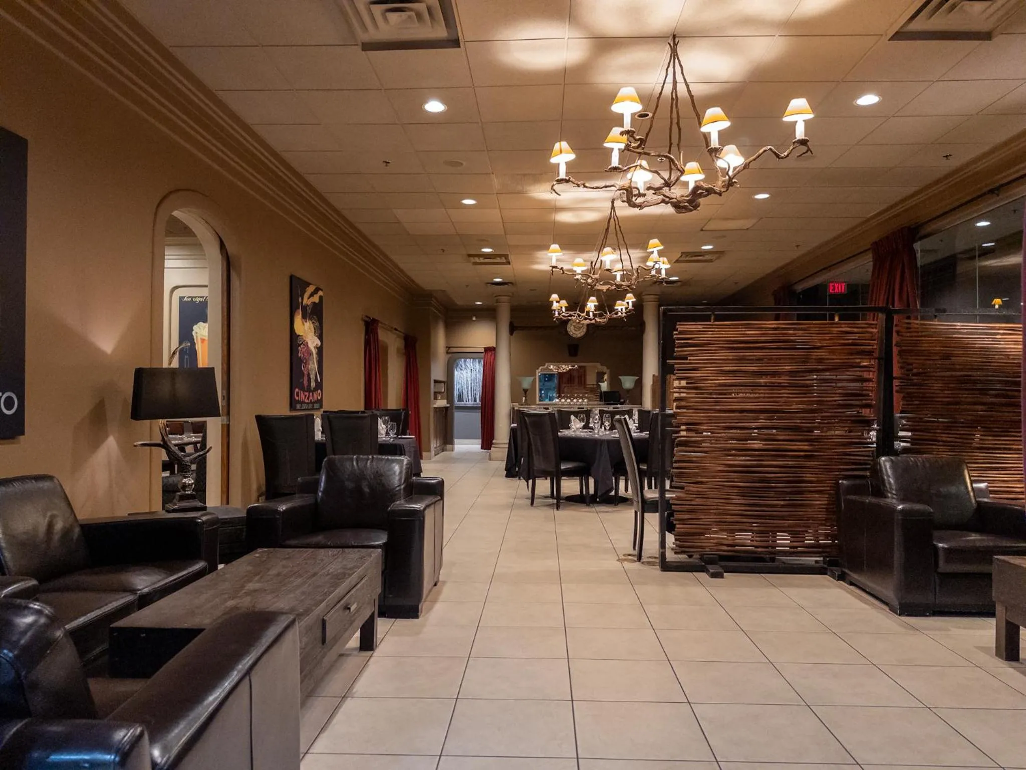 Restaurant/places to eat in Carriage House Hotel and Conference Centre