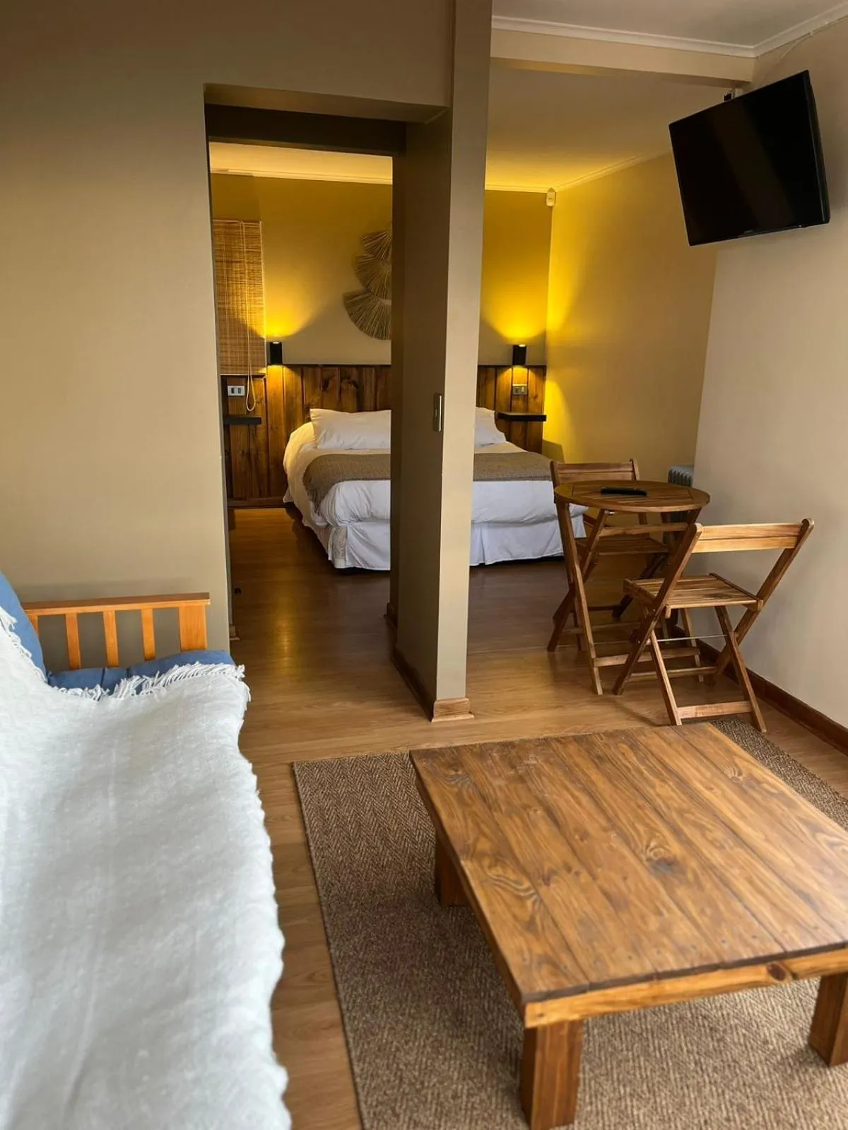 TV and multimedia, Bed in Blumen Hotel