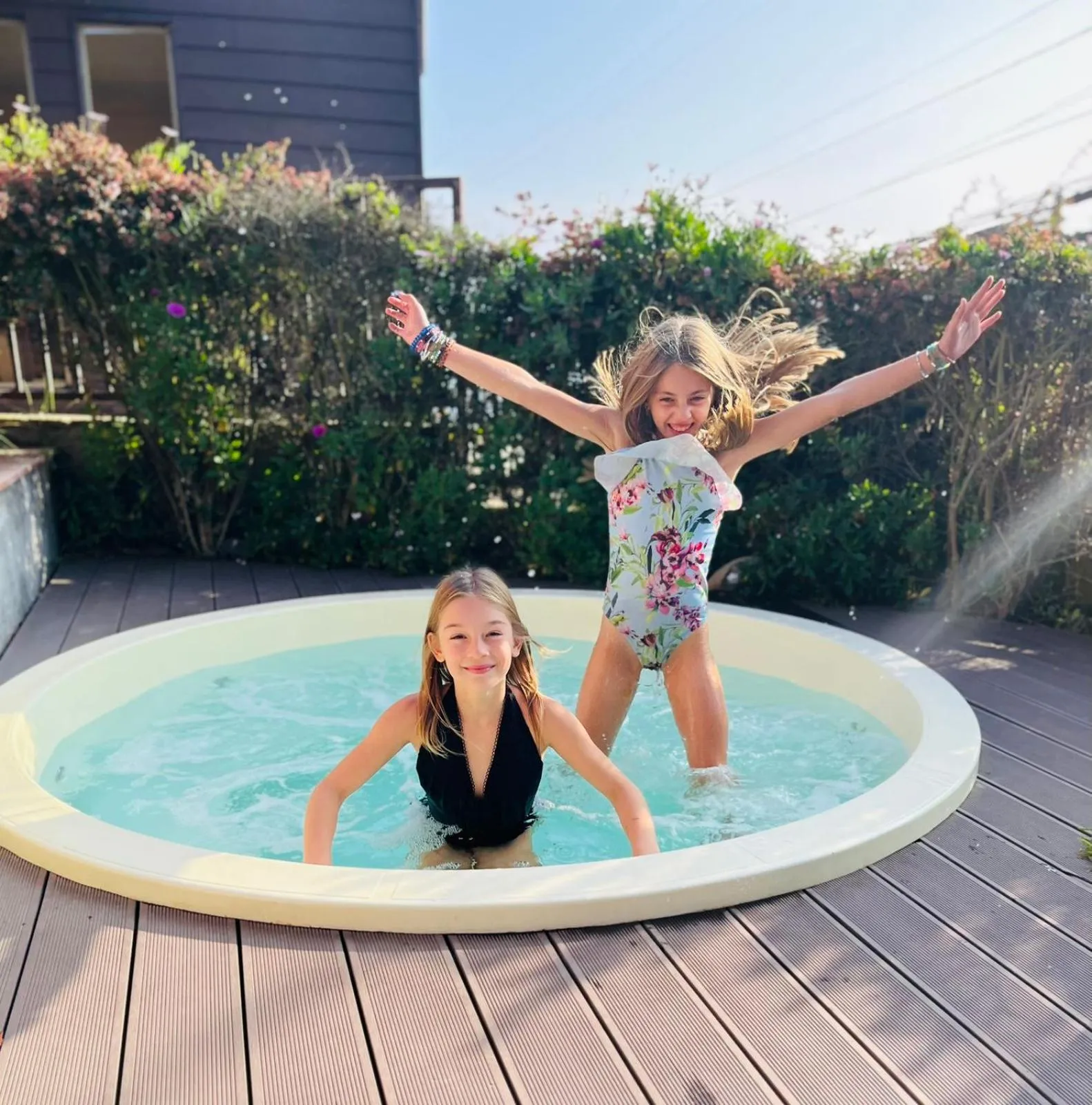 Hot Tub in Blumen Hotel