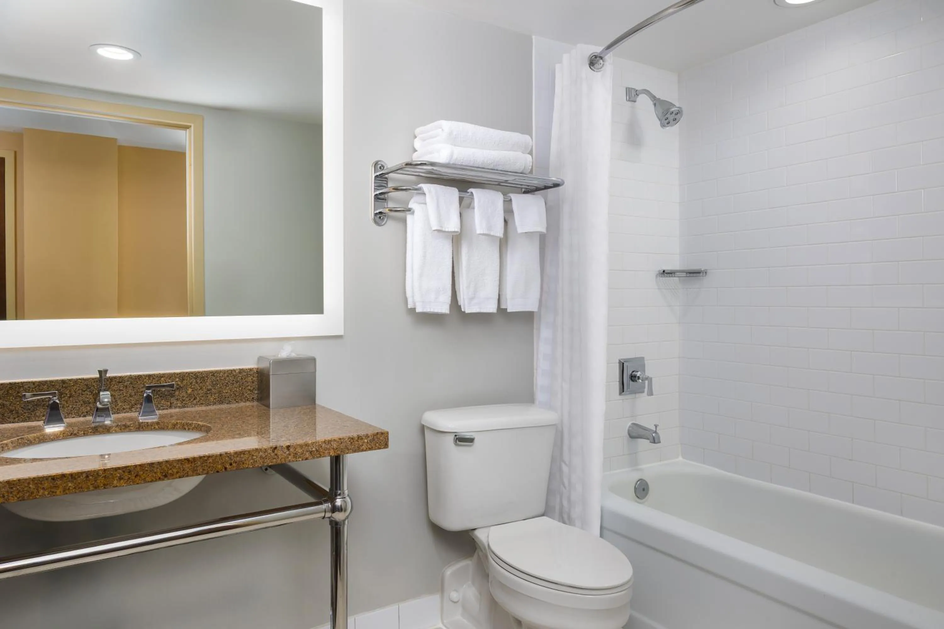 Bathroom in DoubleTree by Hilton Cincinnati Airport