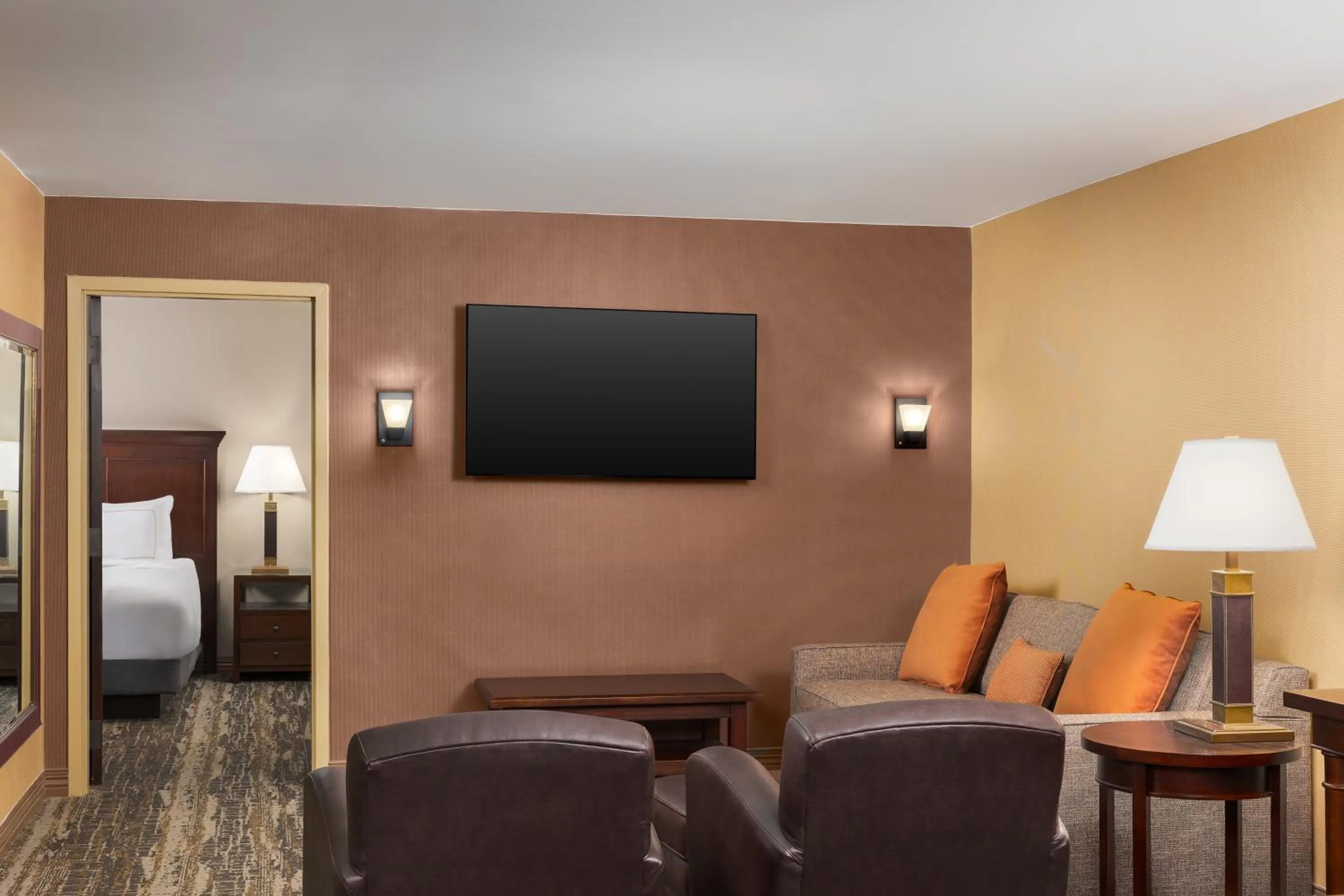 Bedroom in DoubleTree by Hilton Cincinnati Airport