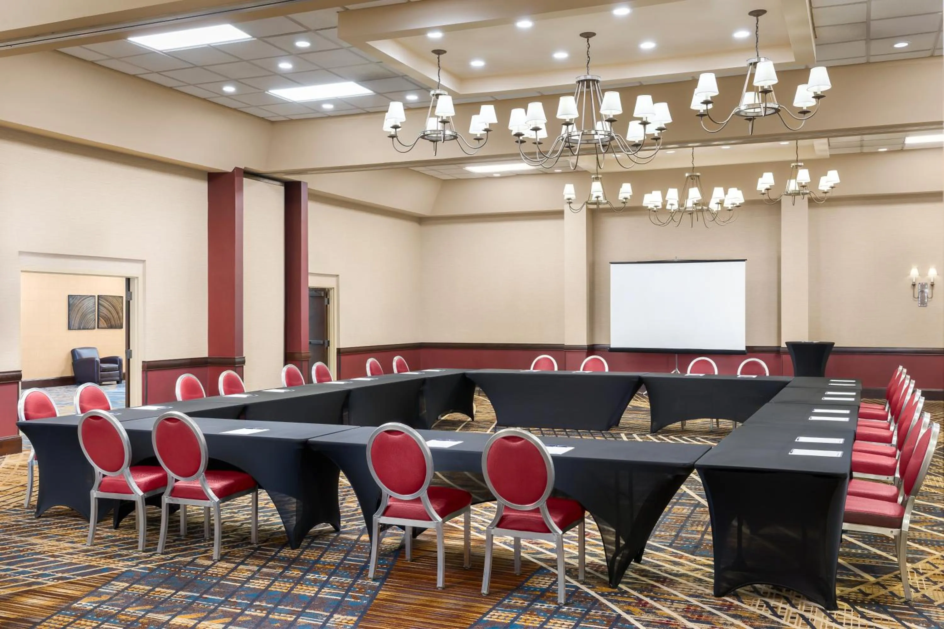 Meeting/conference room in DoubleTree by Hilton Cincinnati Airport
