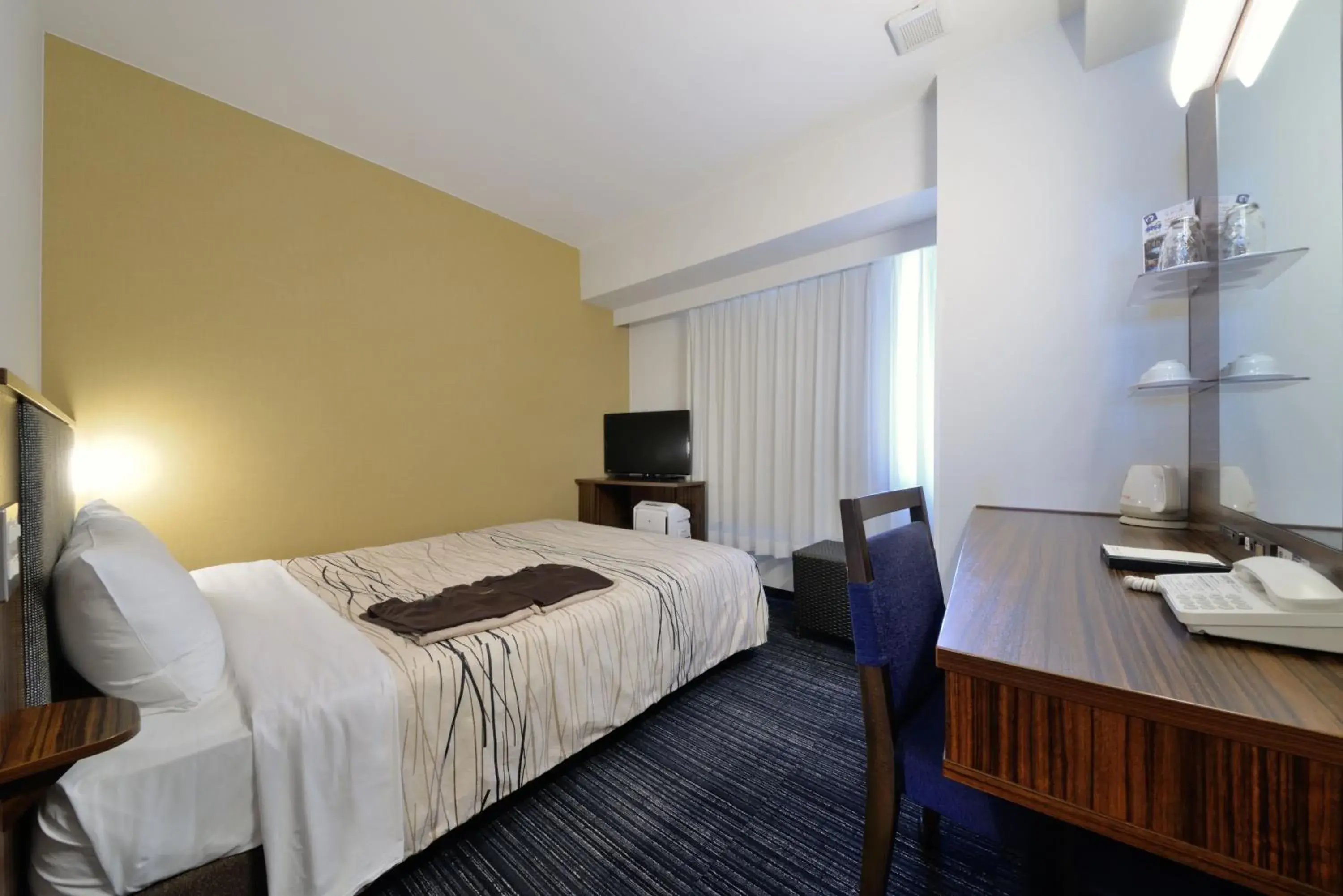 Superior Double Room - single occupancy - Non-Smoking in Fukui Manten Hotel Ekimae Superior Double Room - single occupancy - Non-Smoking in Fukui Manten Hotel Ekimae