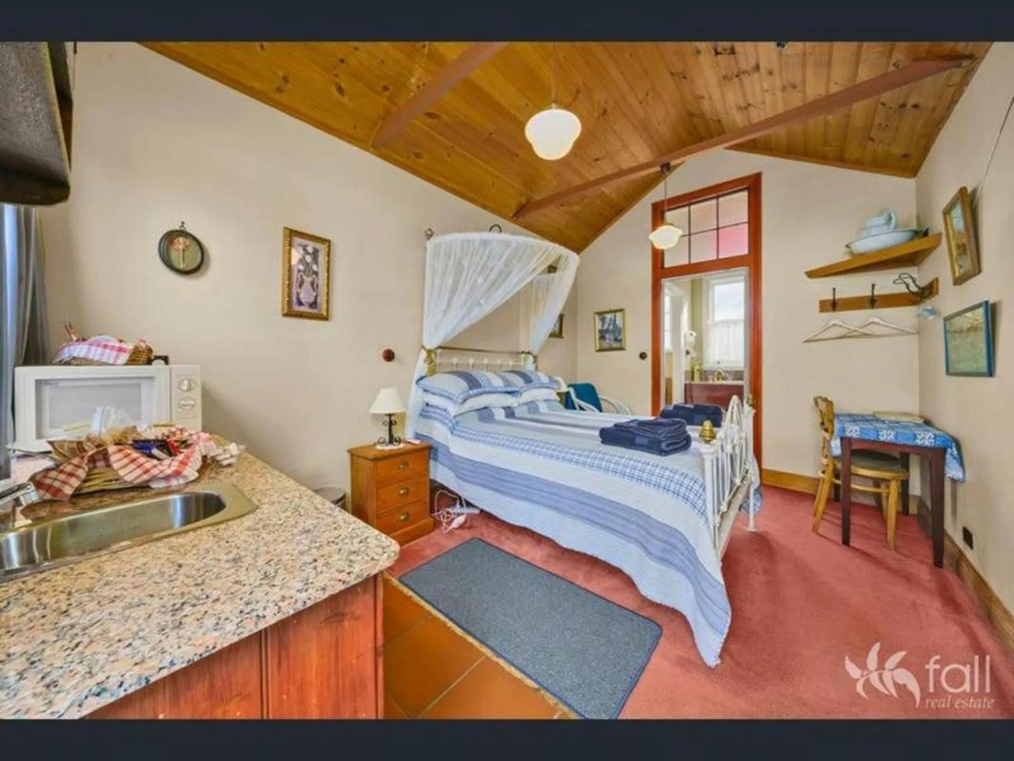 Kitchen or kitchenette, Bed in Sorell Barracks