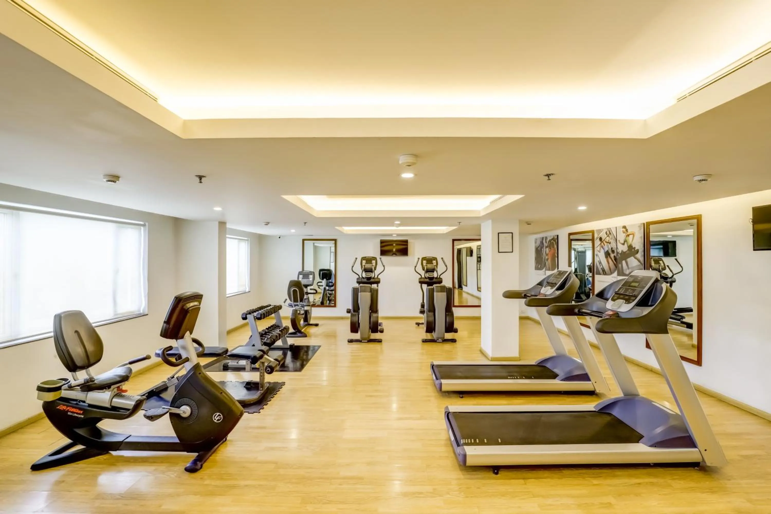 Fitness centre/facilities in Lemon Tree Hotel Electronics City