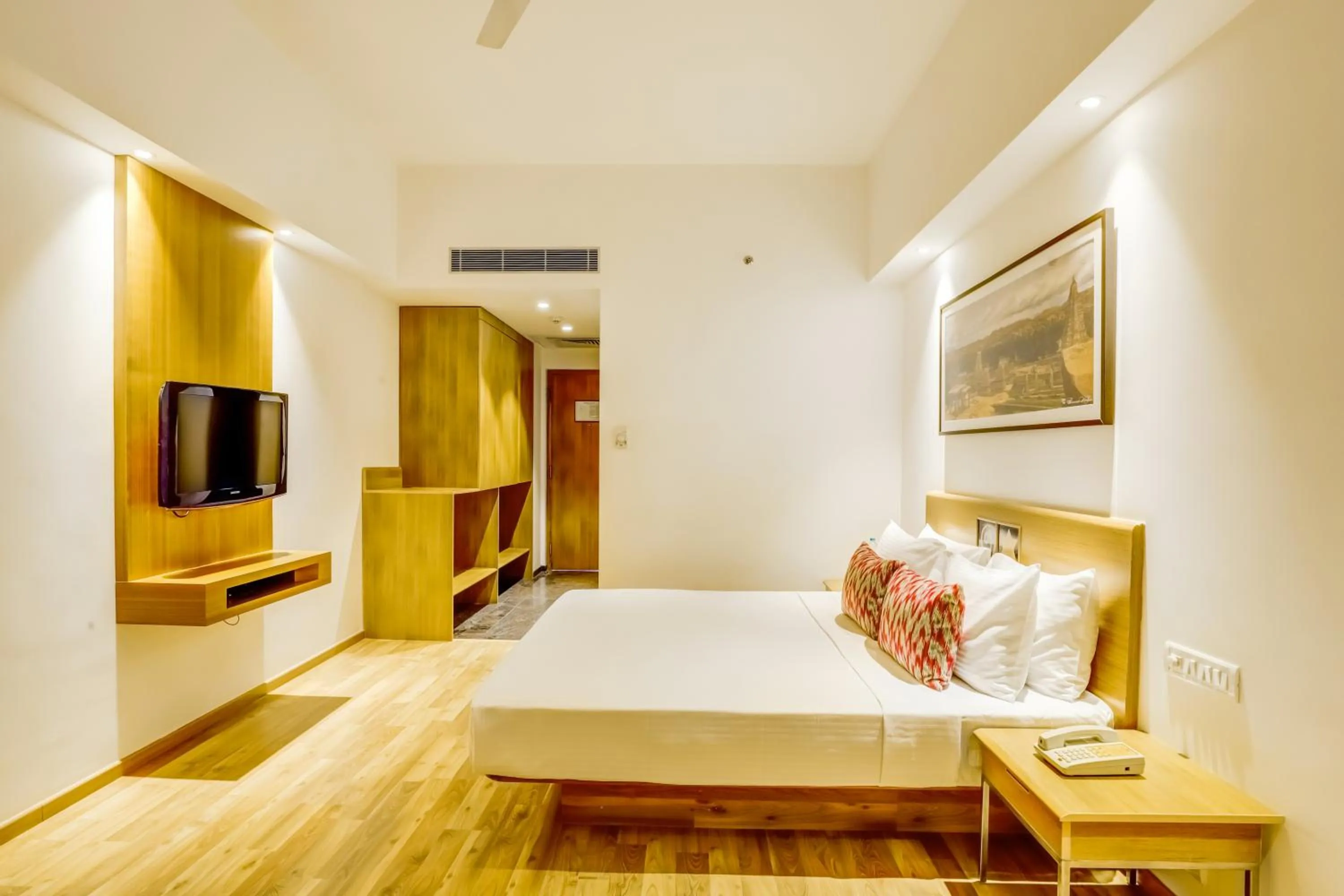 Bed in Lemon Tree Hotel Electronics City