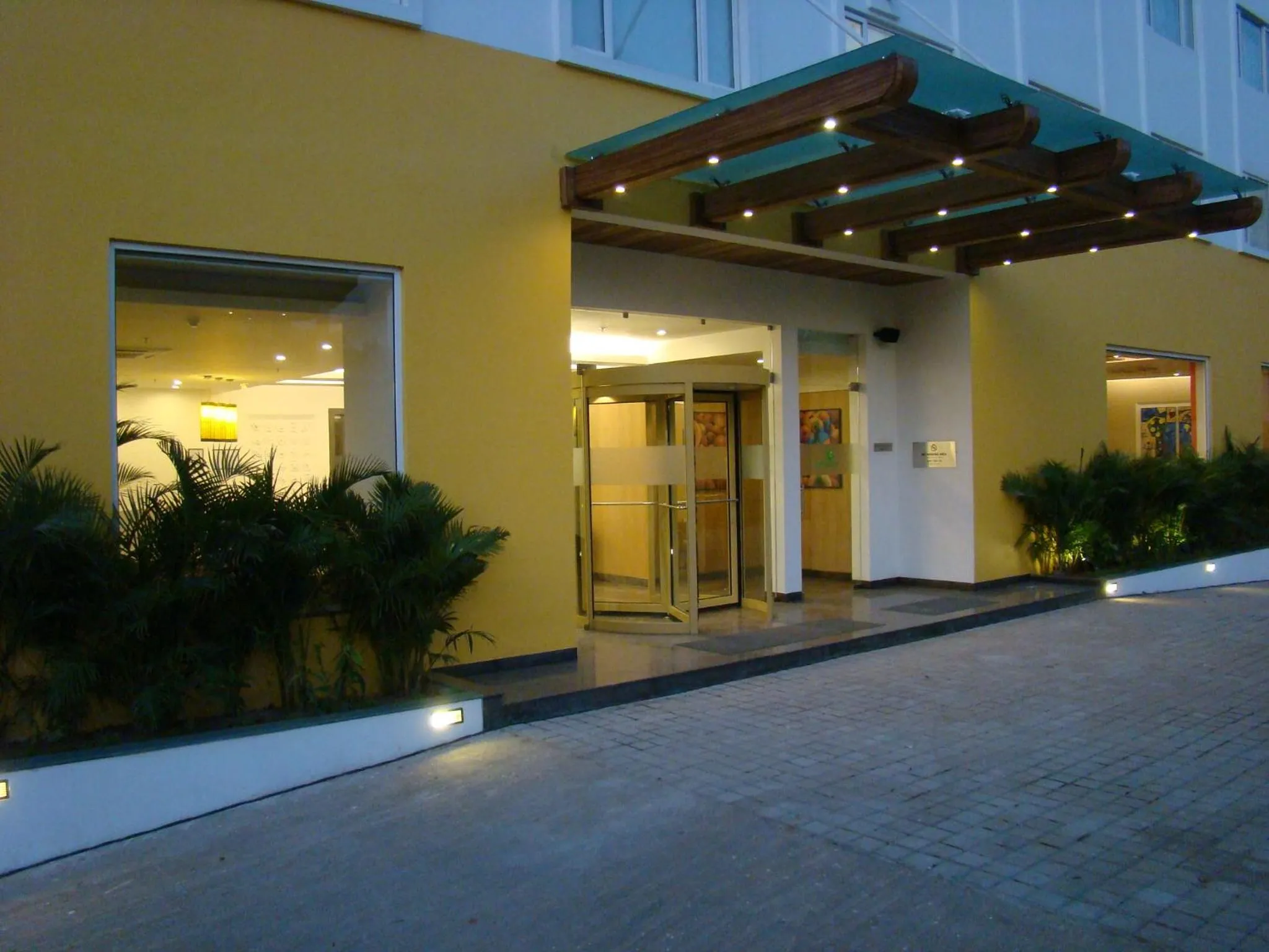 Facade/entrance in Lemon Tree Hotel Chennai