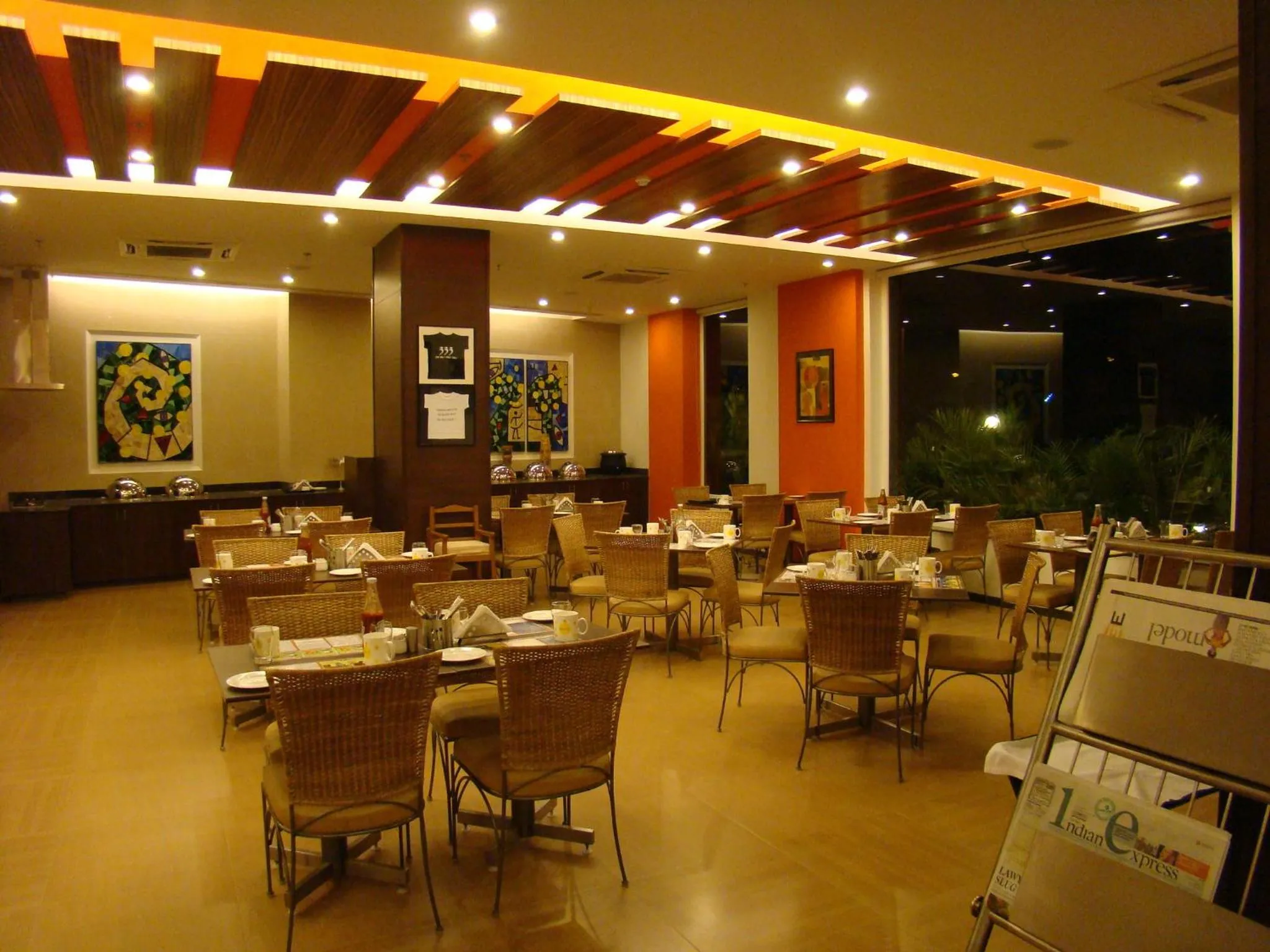 Restaurant/places to eat in Lemon Tree Hotel Chennai