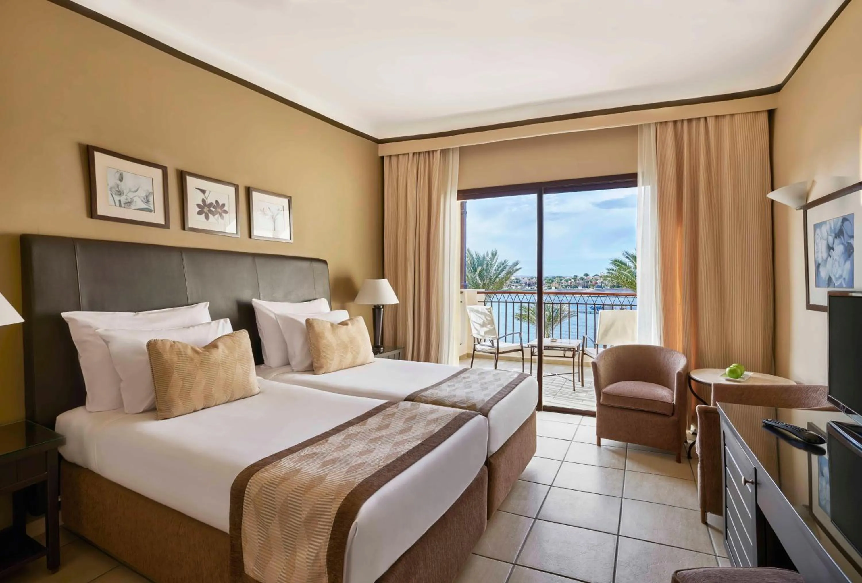 Photo of the whole room, Bed in JAZ Lamaya Resort