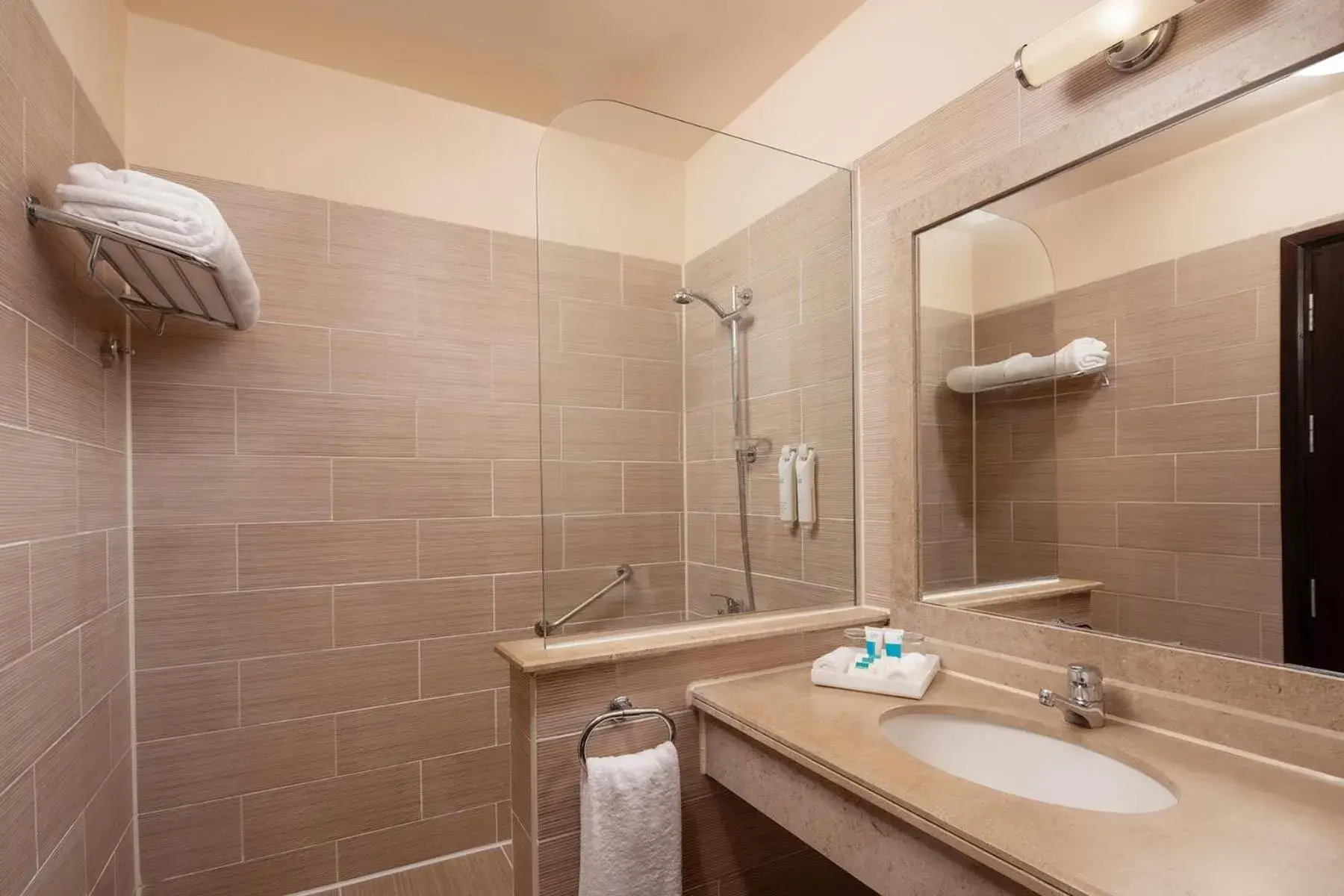 Superior Family, Queen or Twin Bed, Garden View - Jaz Lamaya in JAZ Lamaya Resort Superior Family, Queen or Twin Bed, Garden View - Jaz Lamaya in JAZ Lamaya Resort