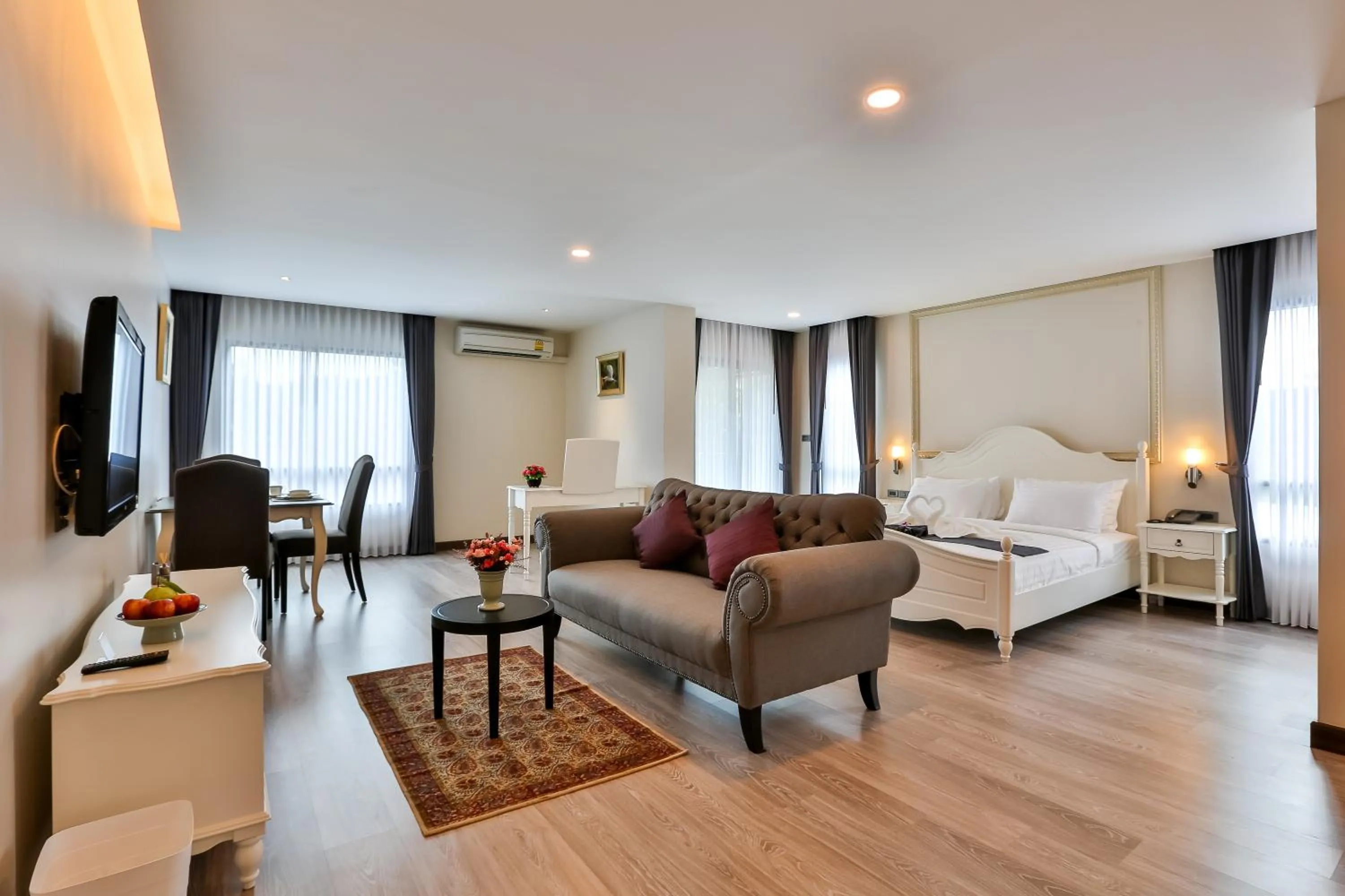 Photo of the whole room in Rung Aroon Hotel By Le Siri