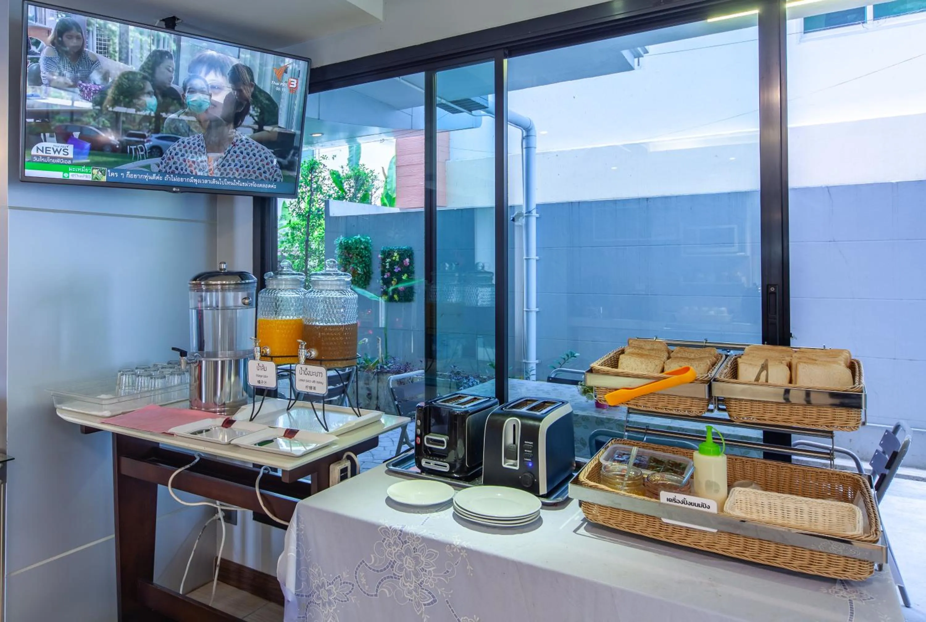 Buffet breakfast in Rung Aroon Hotel By Le Siri