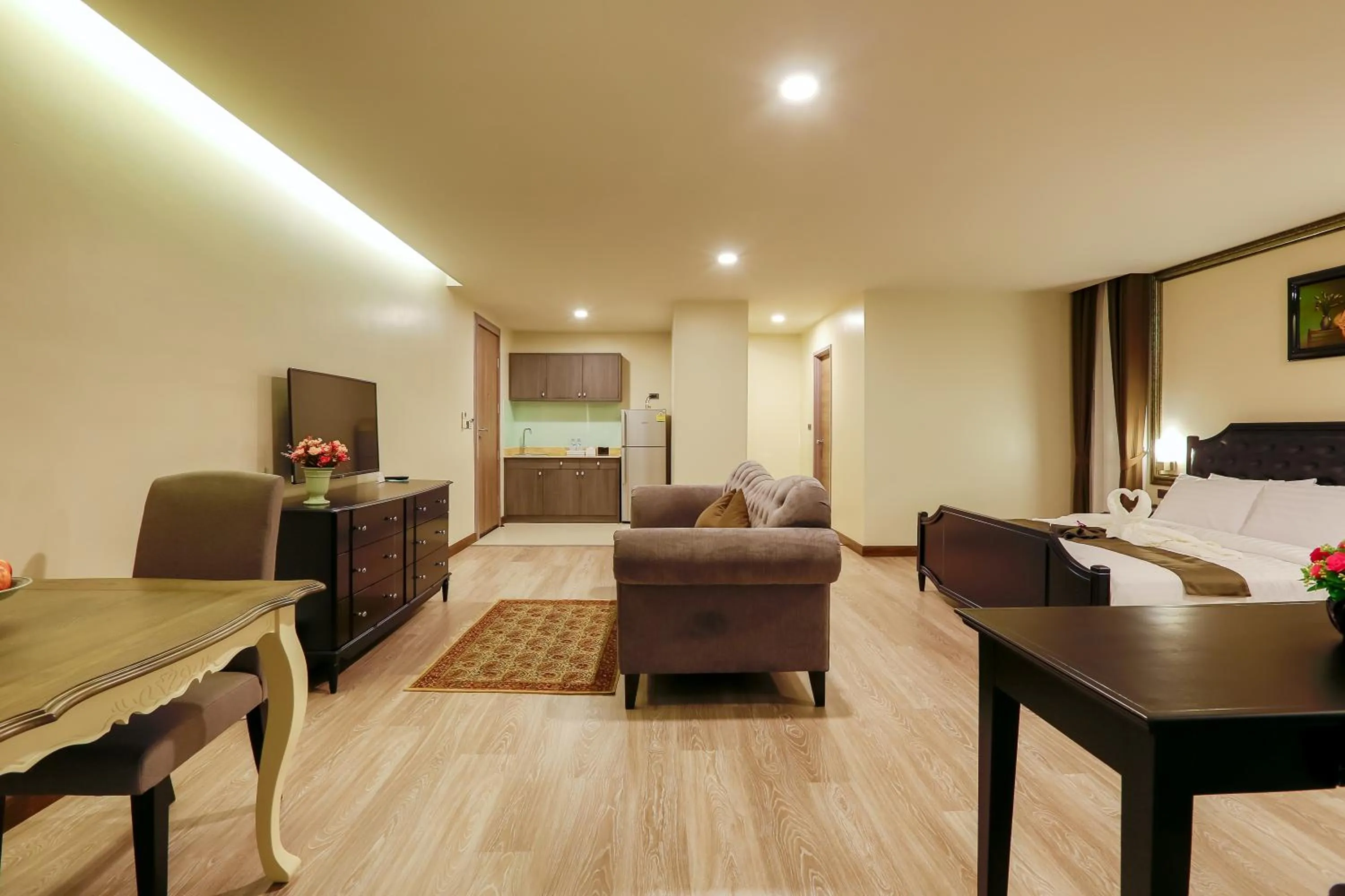 Photo of the whole room in Rung Aroon Hotel By Le Siri