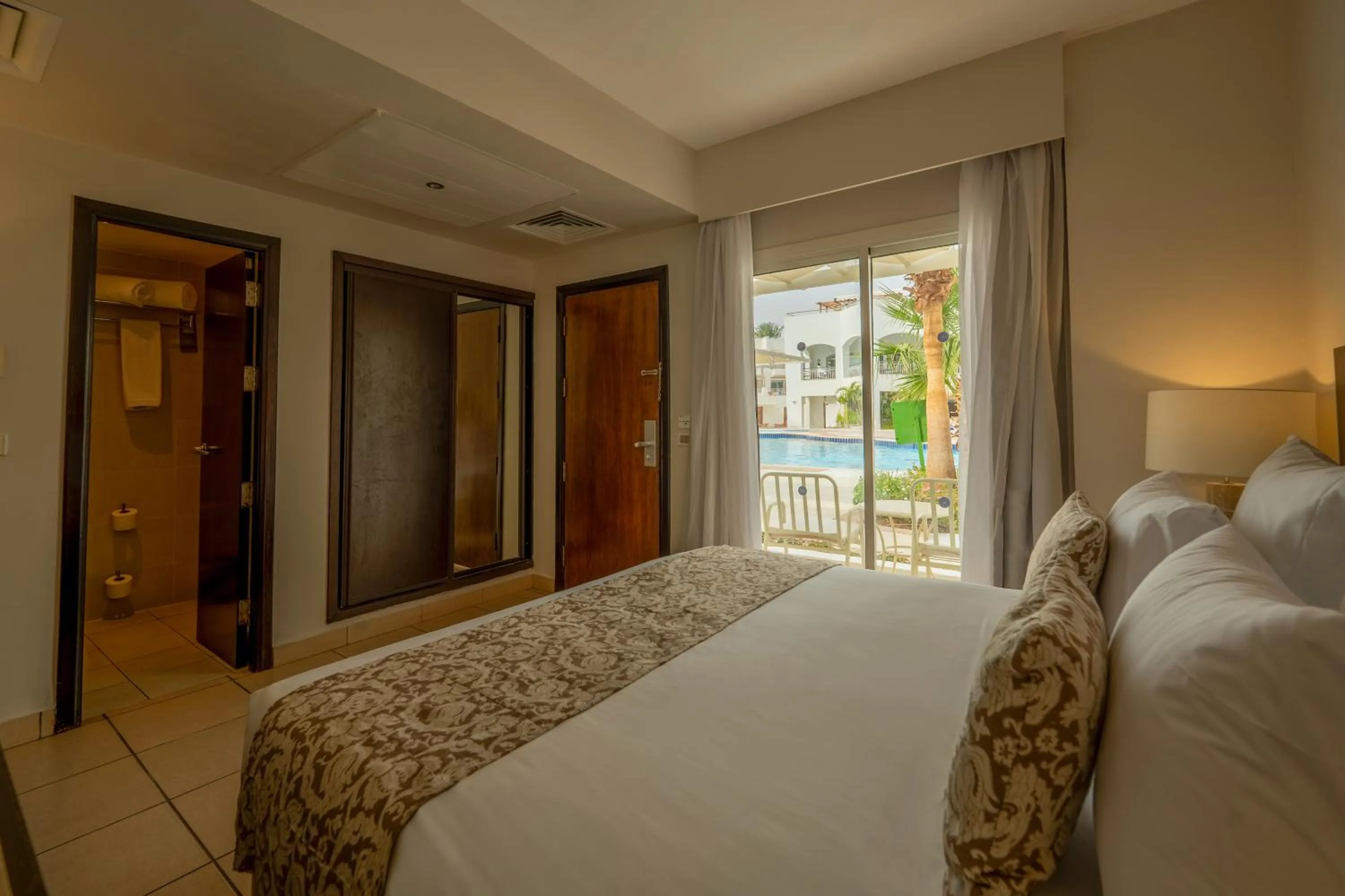 Bedroom, Bed in JAZ Neo Sharks Bay