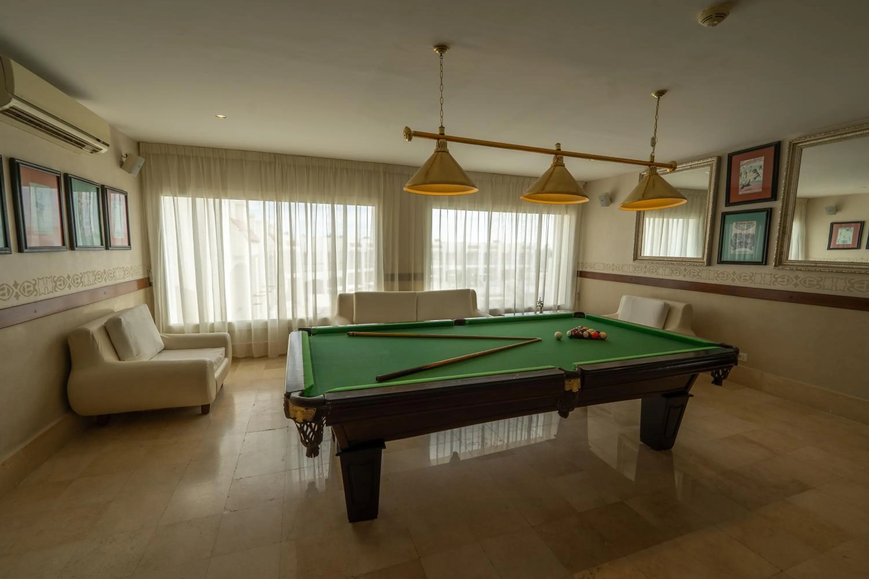 Billiard in JAZ Neo Sharks Bay