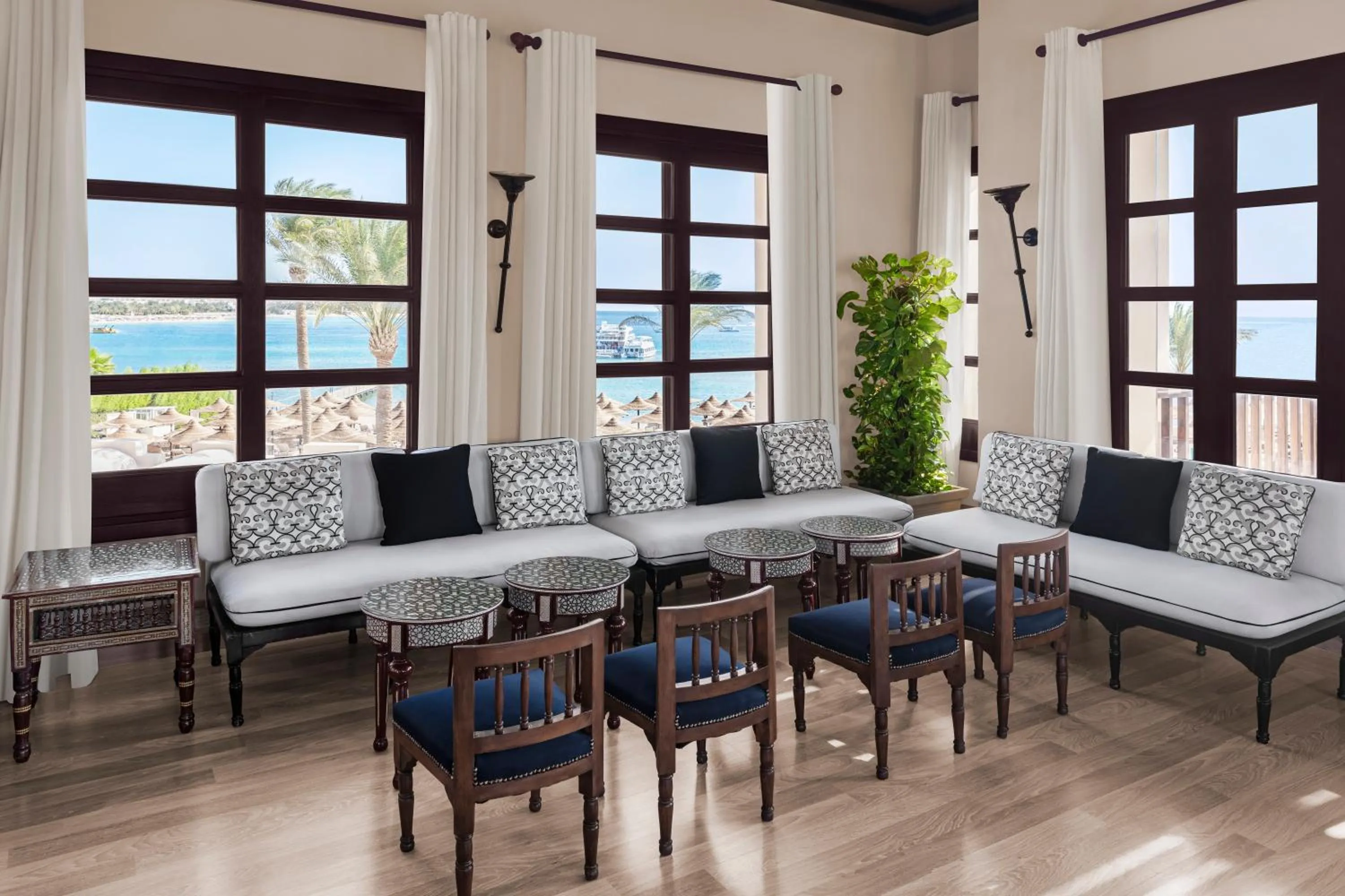 Restaurant/places to eat in JAZ Makadina