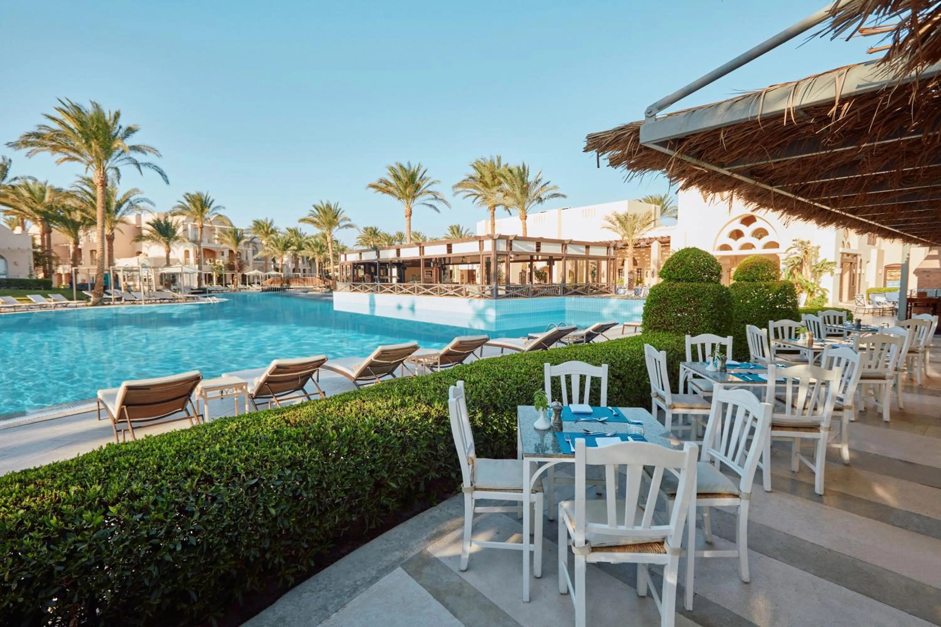 Restaurant/places to eat in JAZ Makadina