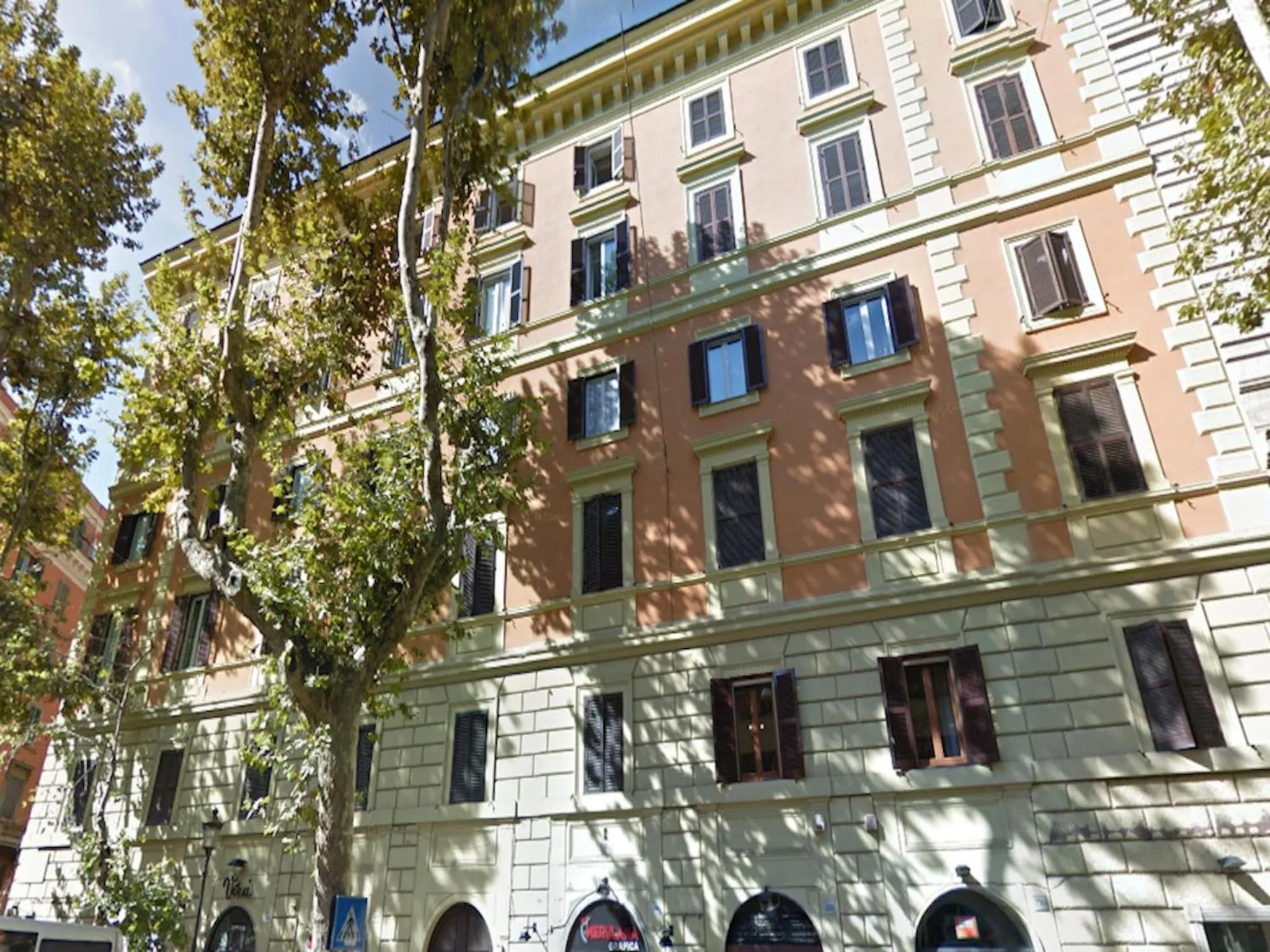 Facade/entrance in iRooms Central Station