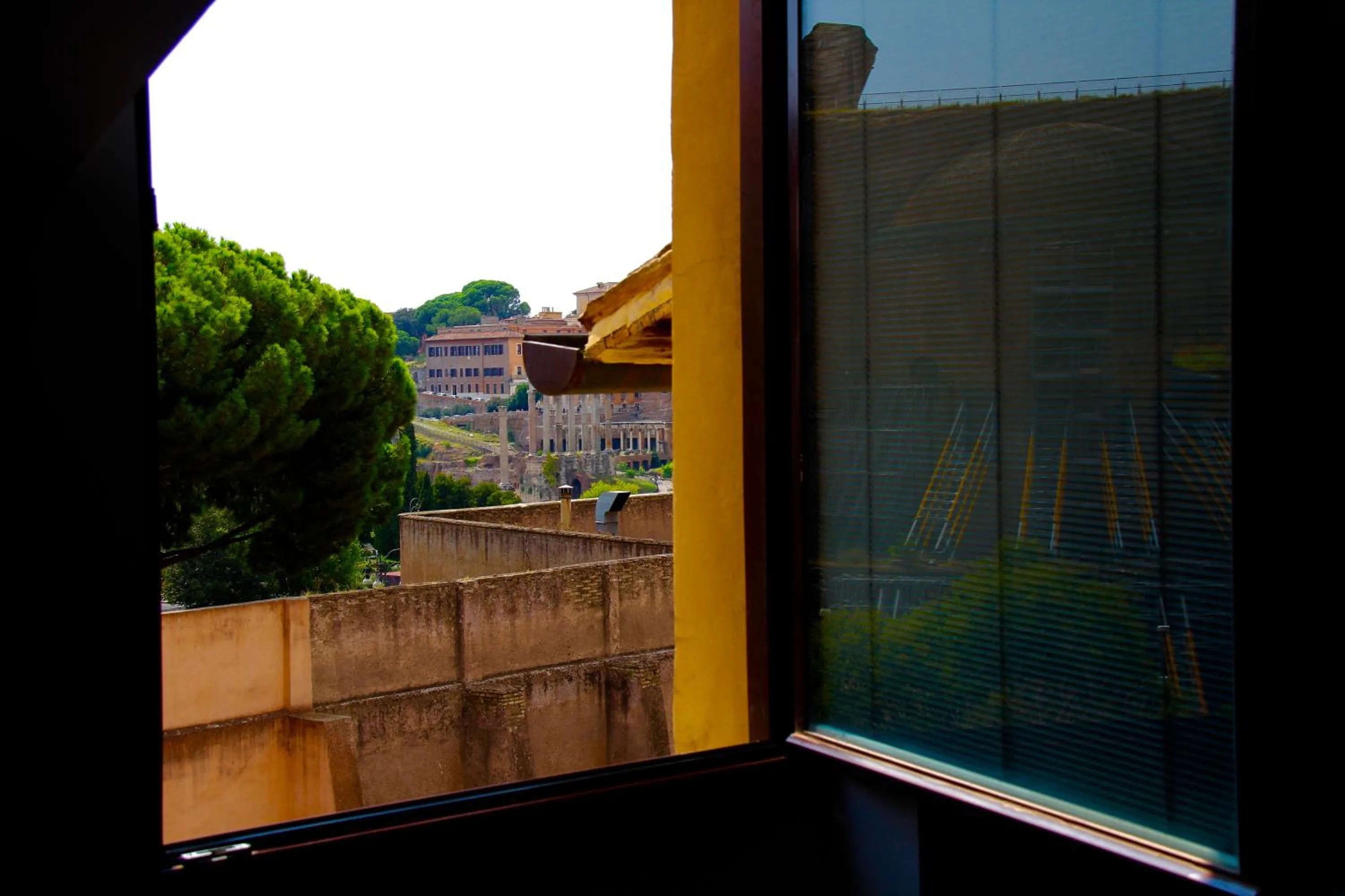 City view in iRooms Central Station