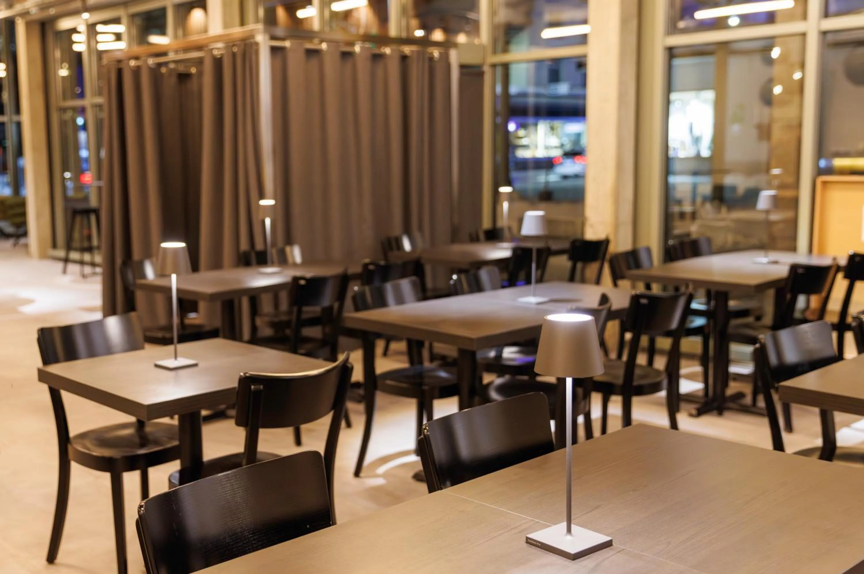 Restaurant/places to eat in Hotel Europe