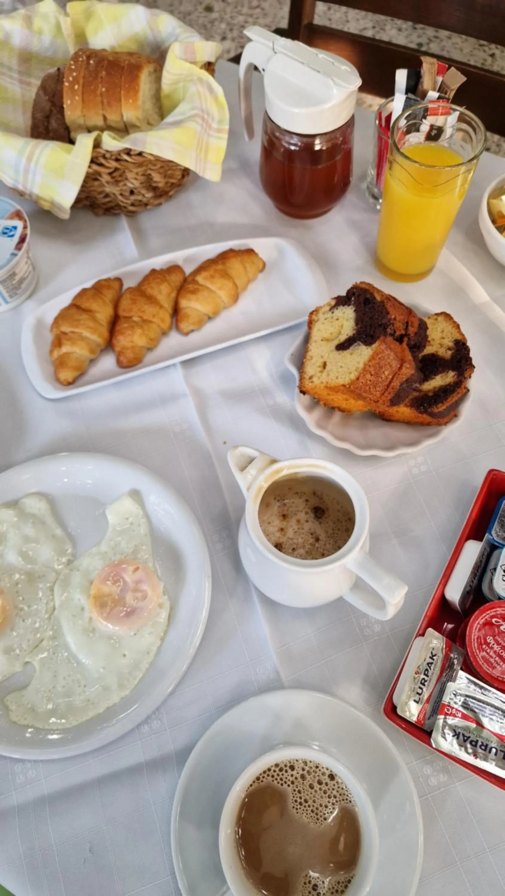 Breakfast in Semiramis Guesthouse