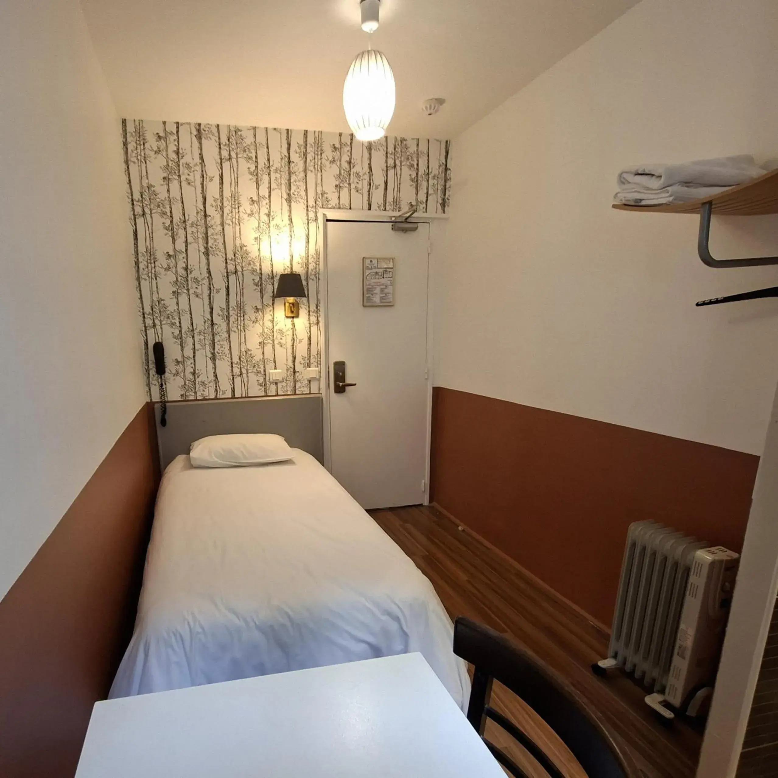 Single Room with Shared Toilet in Caulaincourt Montmartre by Hiphophostels Single Room with Shared Toilet in Caulaincourt Montmartre by Hiphophostels