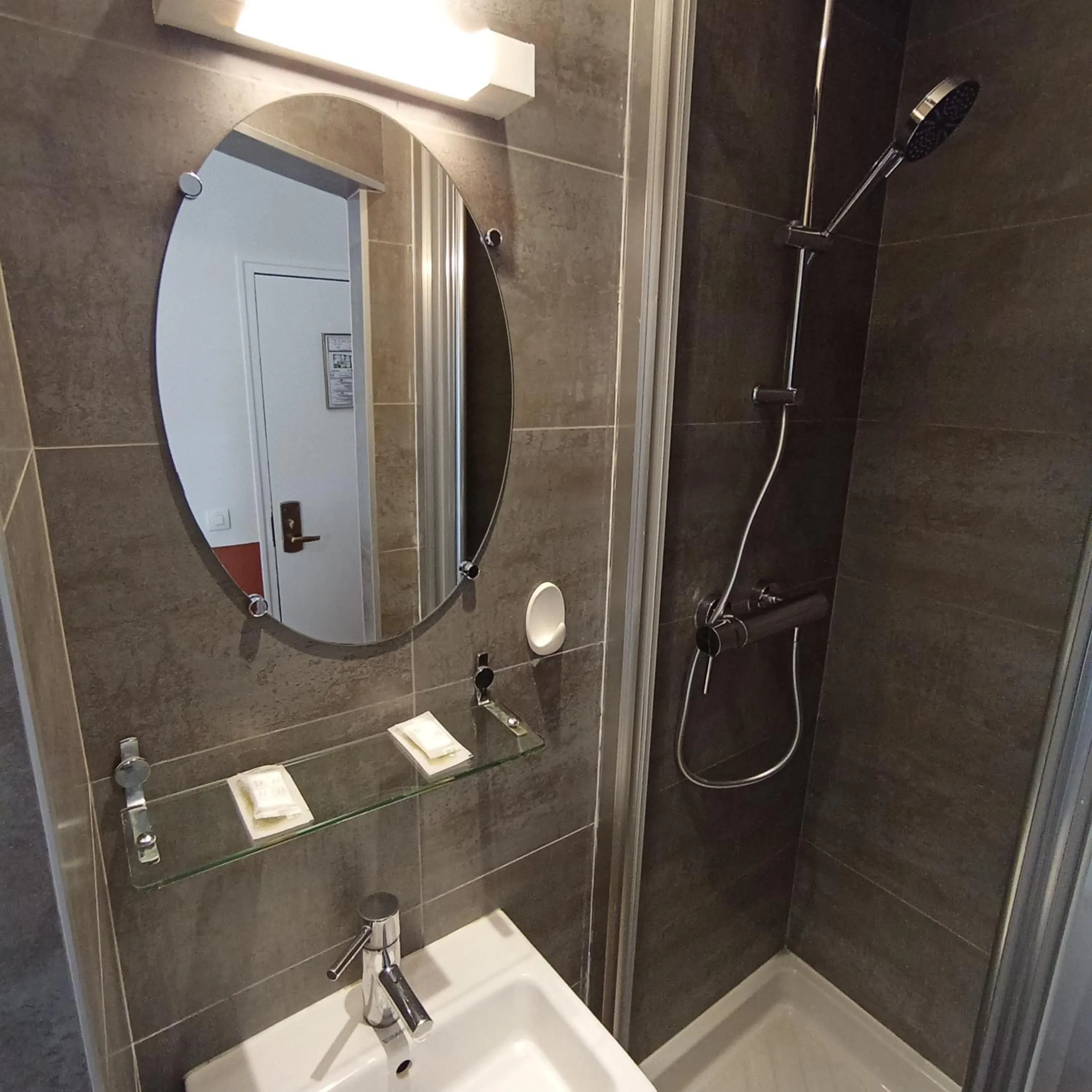 Bathroom in Caulaincourt Montmartre by Hiphophostels