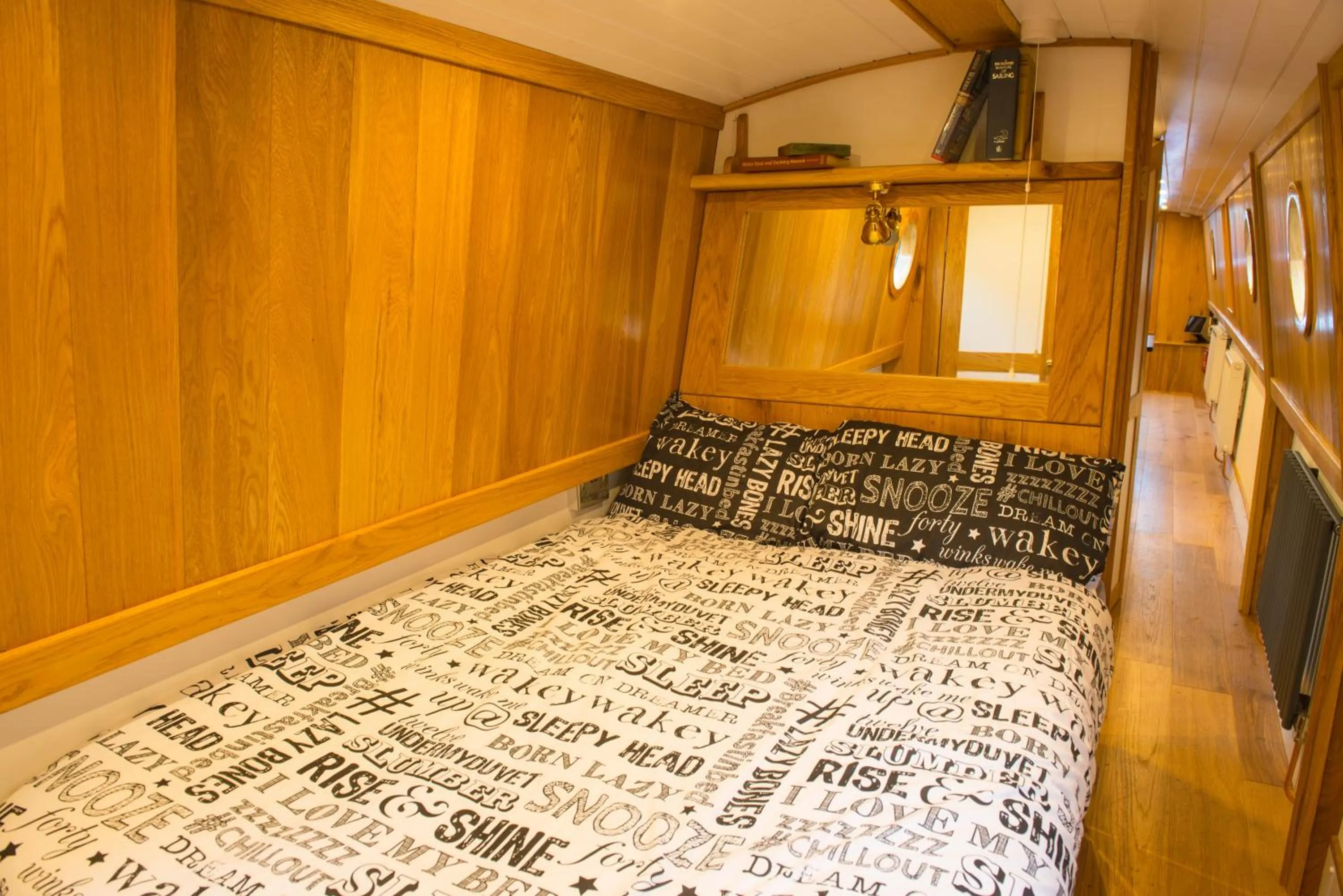 Bedroom in Narrowboat Puzzle