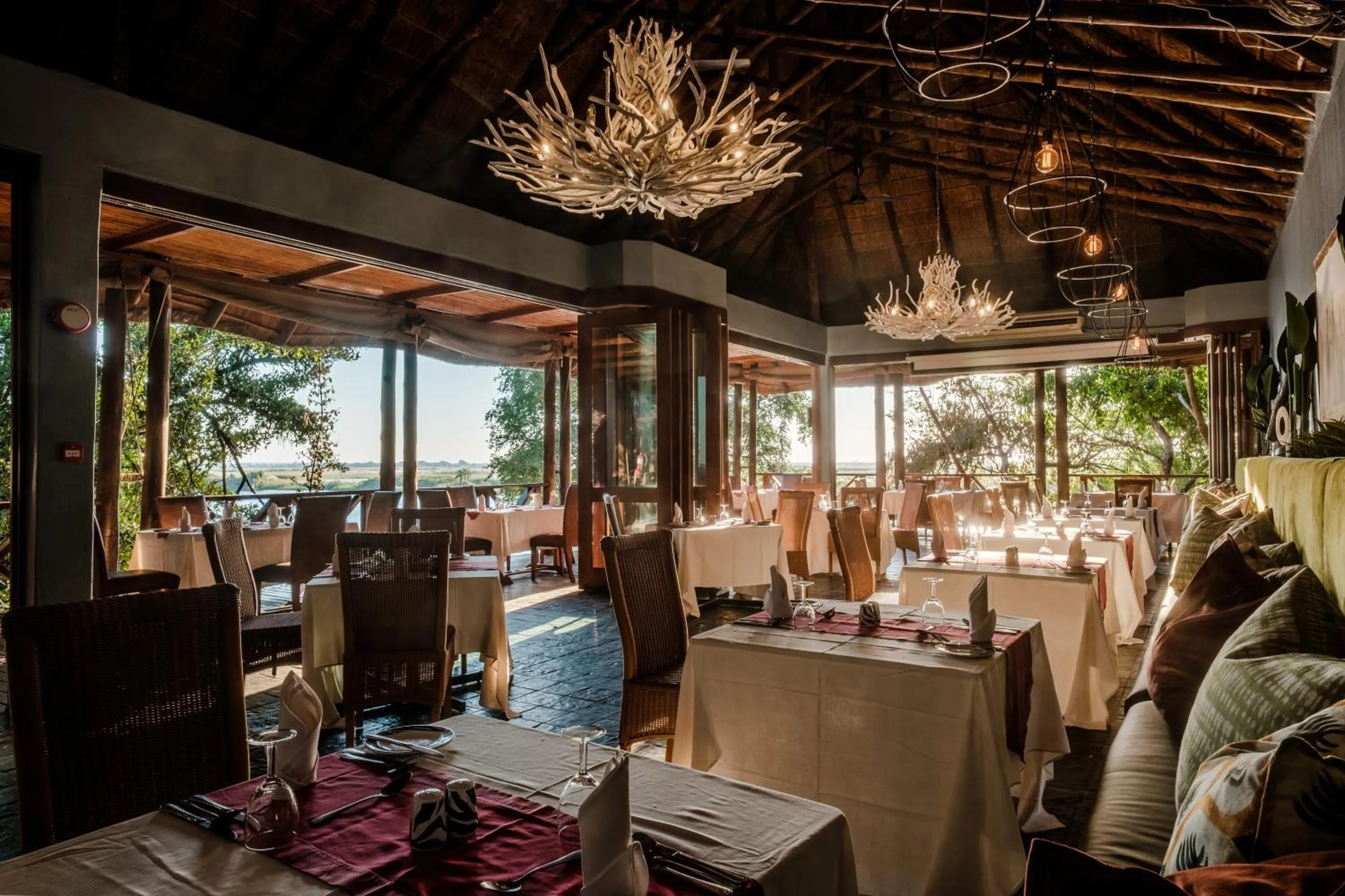 Restaurant/places to eat in Chobe Marina Lodge
