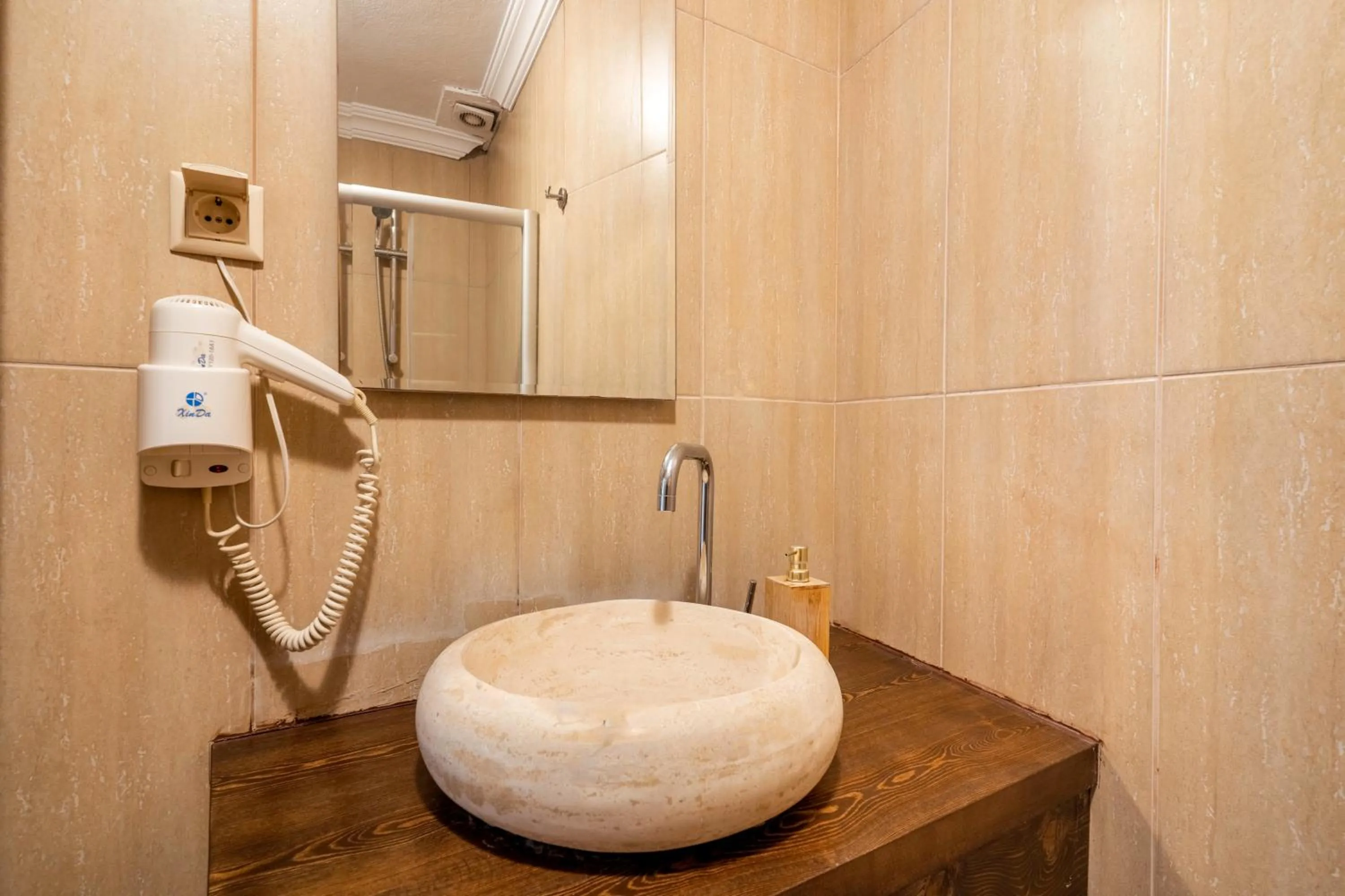 Nomads Cave Hotel & Rooftop