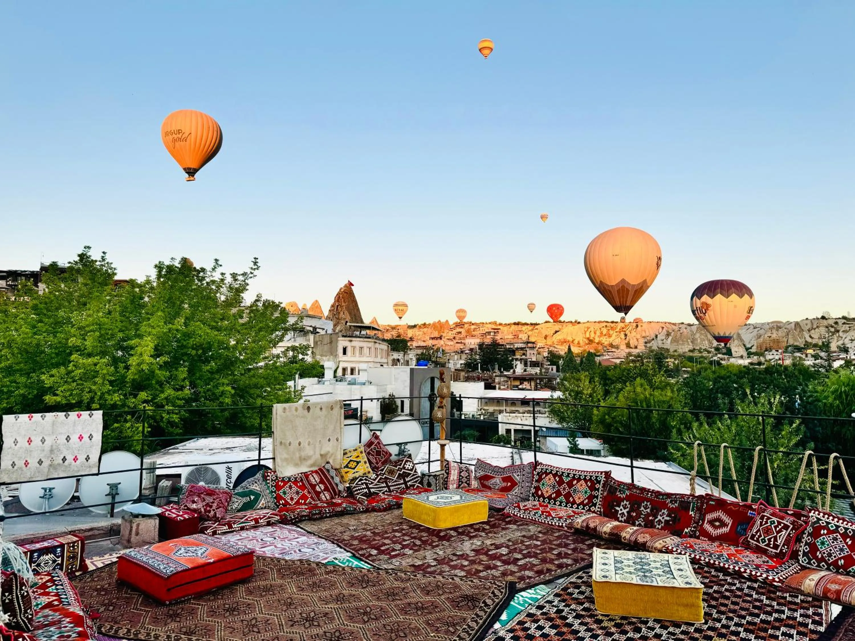 Nomads Cave Hotel & Rooftop