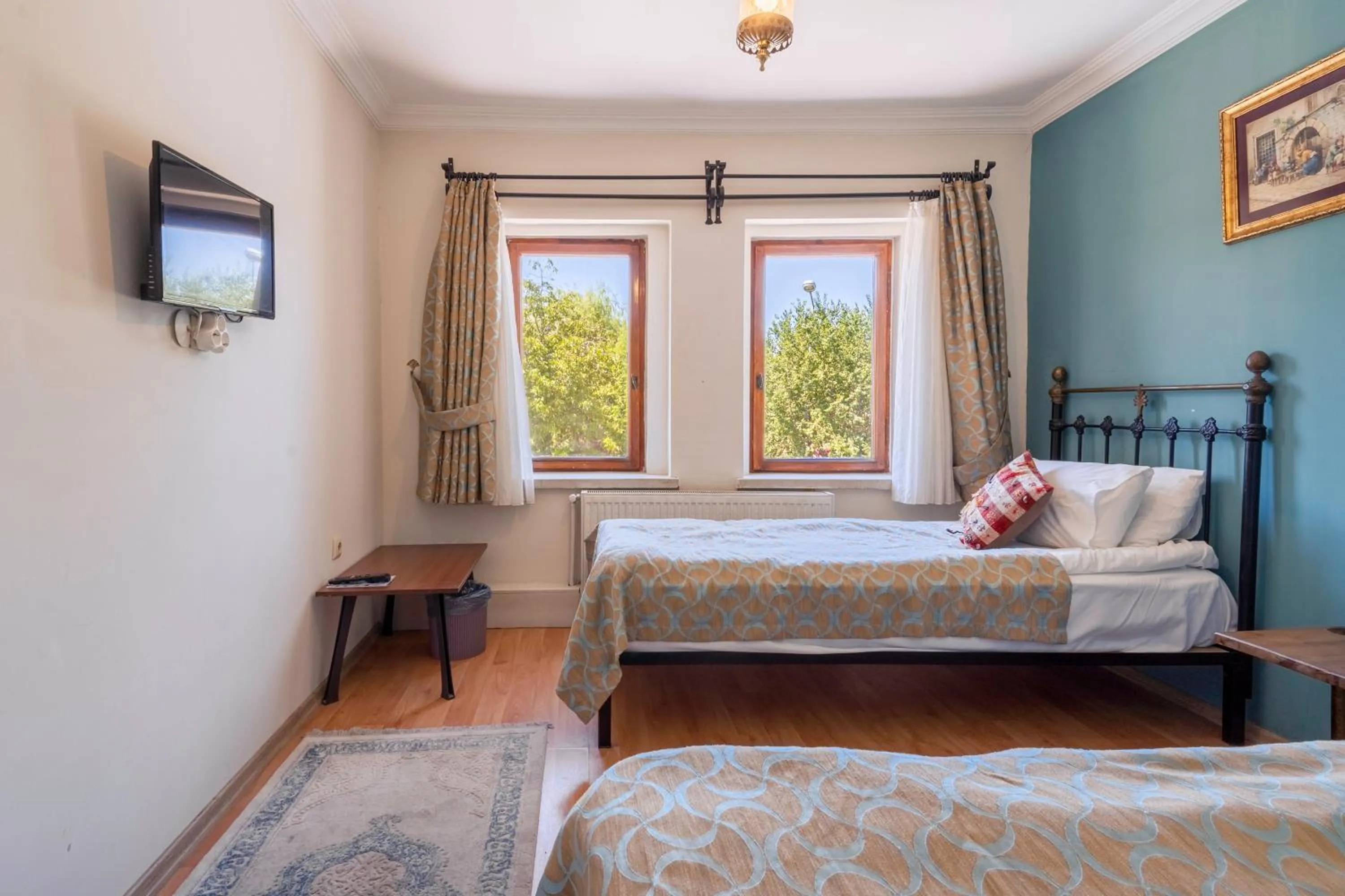 TV and multimedia, Bed in Nomads Cave Hotel & Rooftop