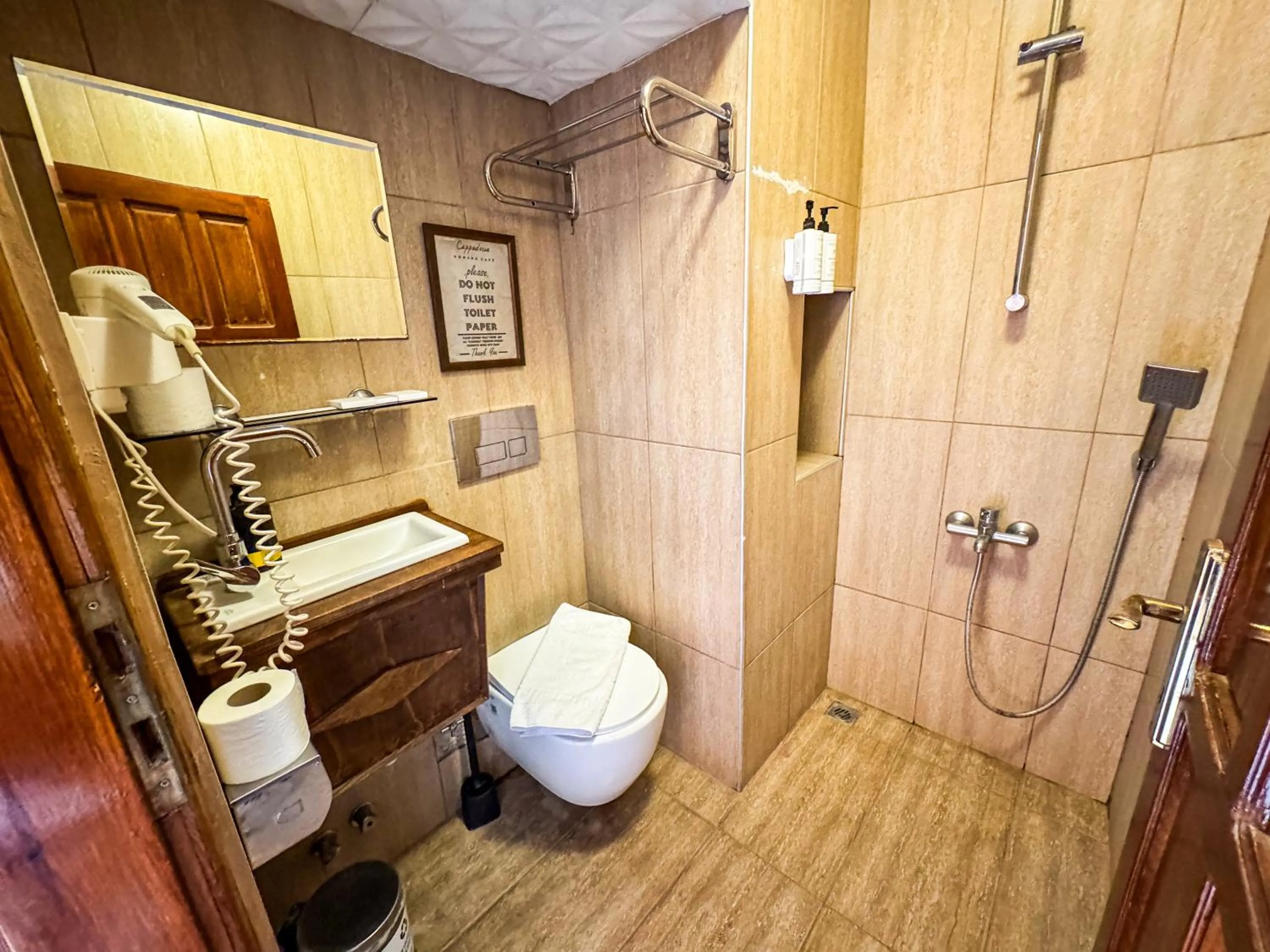 Nomads Cave Hotel & Rooftop