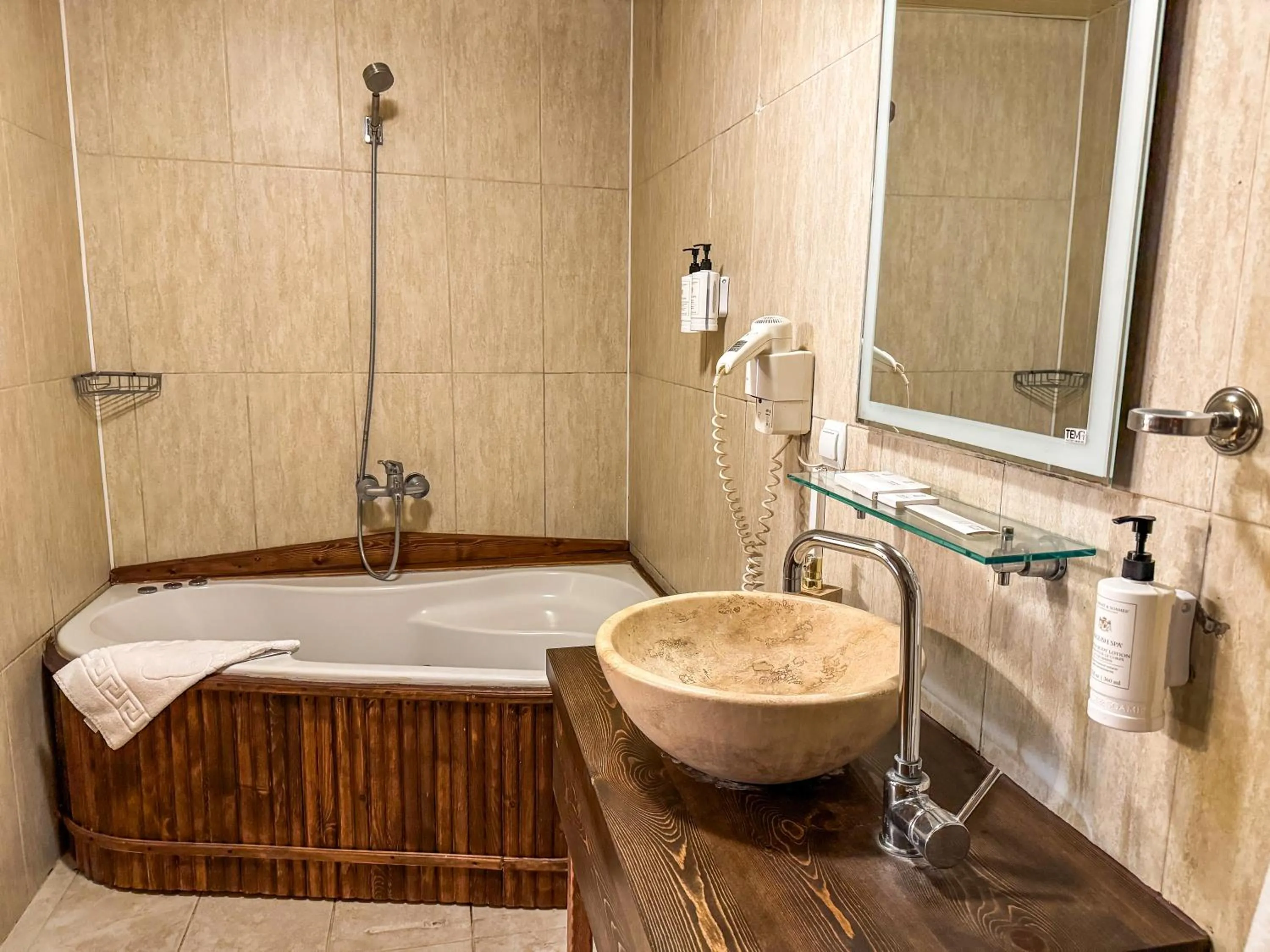 Nomads Cave Hotel & Rooftop