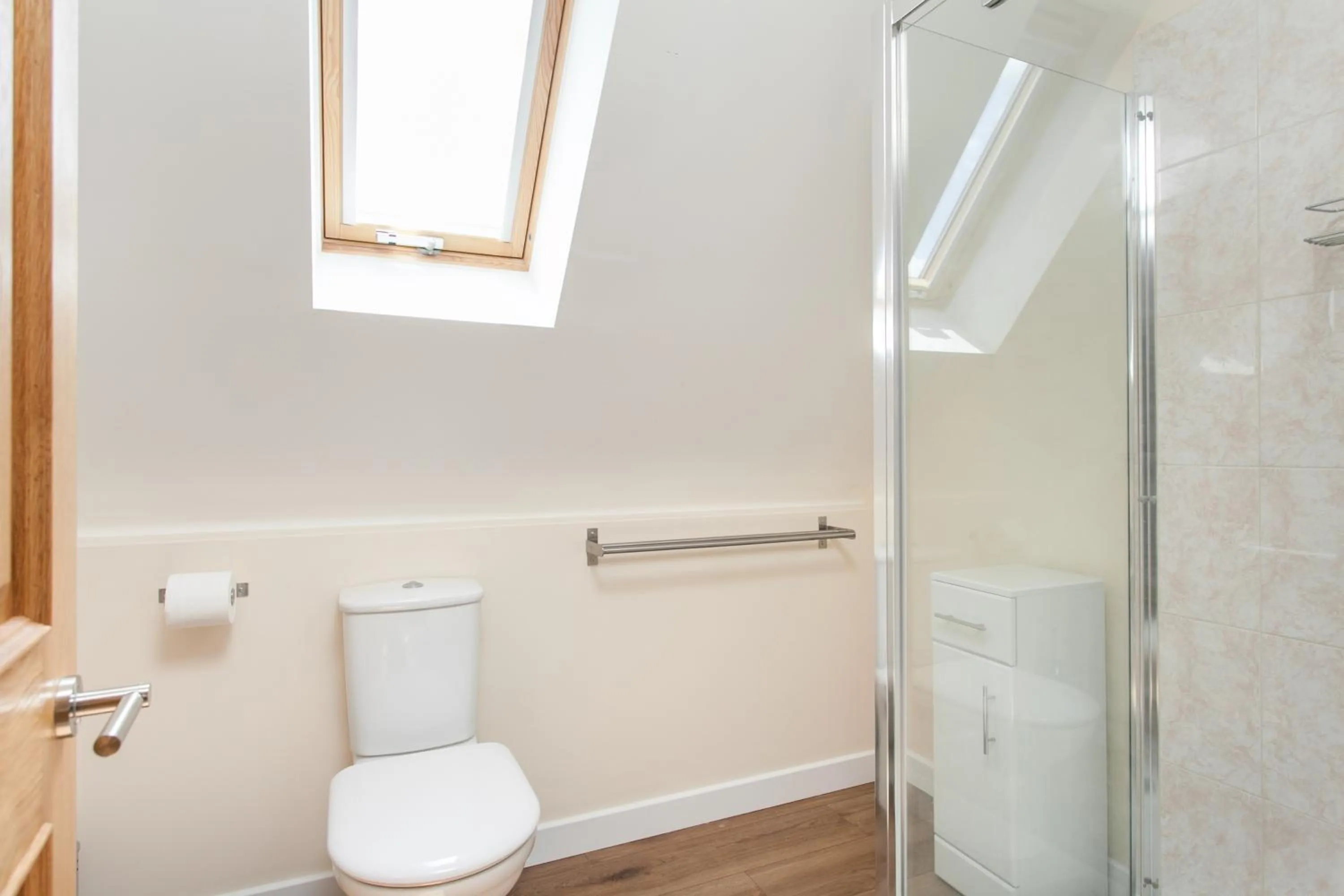 Photo of the whole room in Watercress Lodges & Campsite