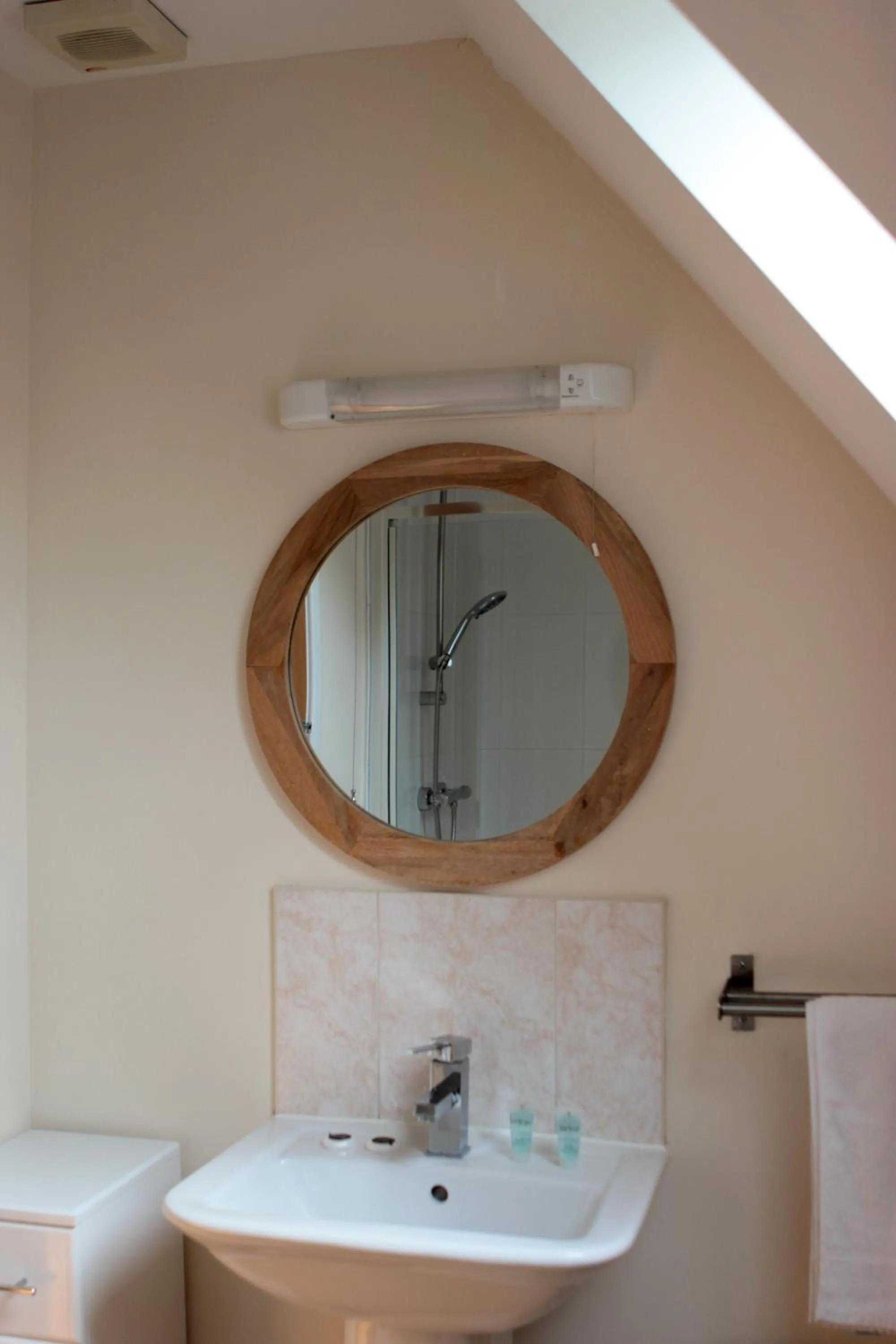 Bathroom in Watercress Lodges & Campsite