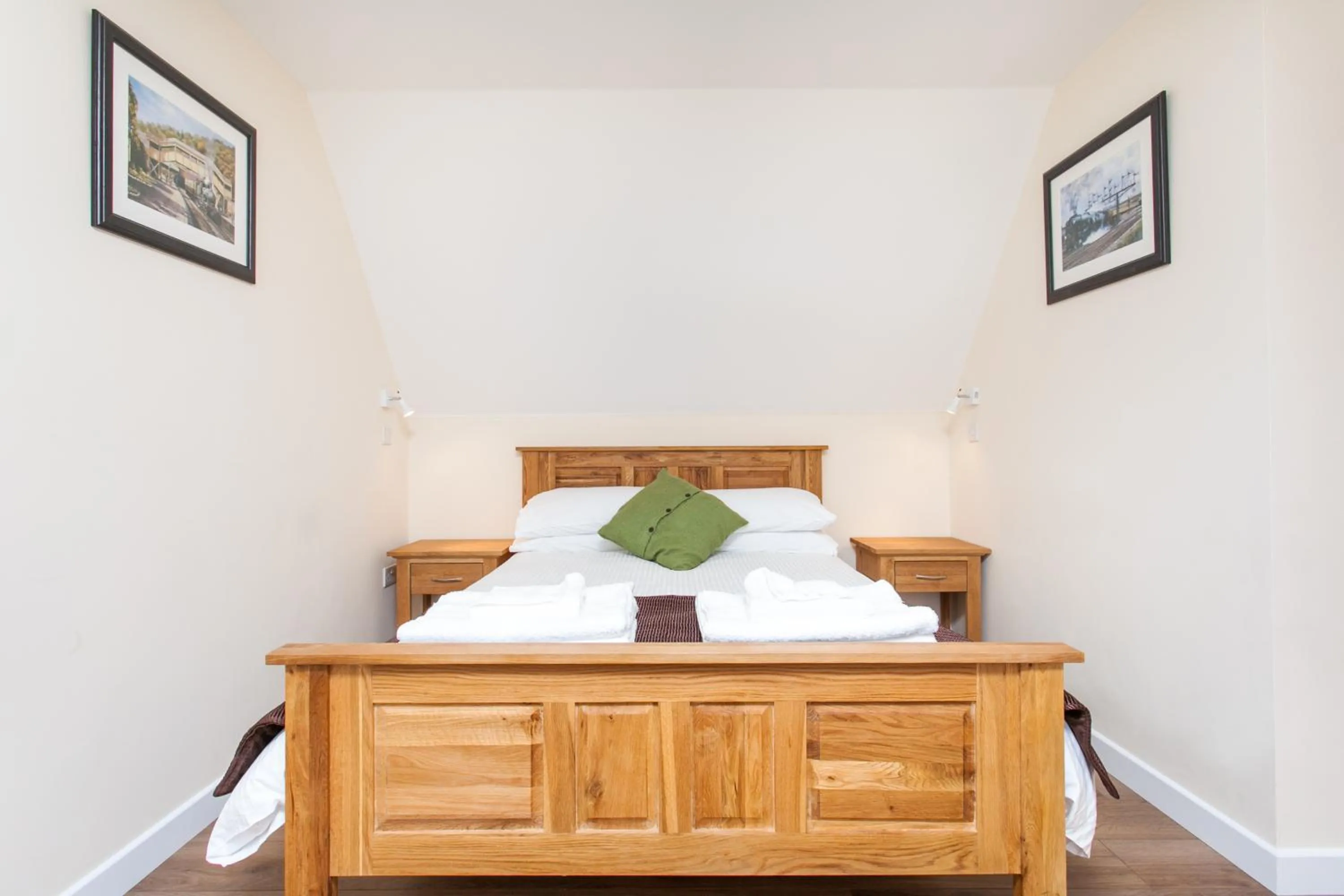 Bed in Watercress Lodges & Campsite