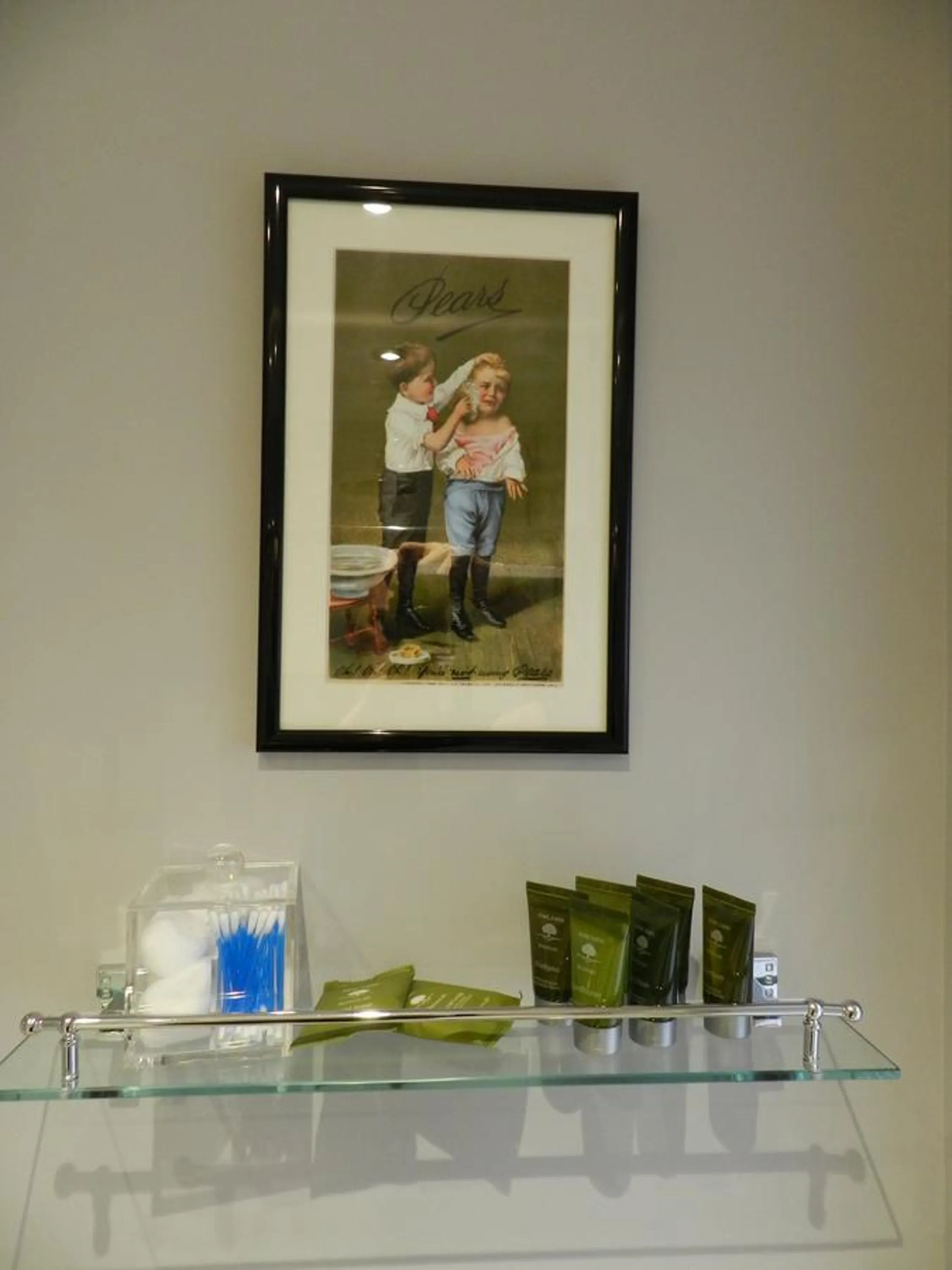 Decorative detail in White Swan Inn