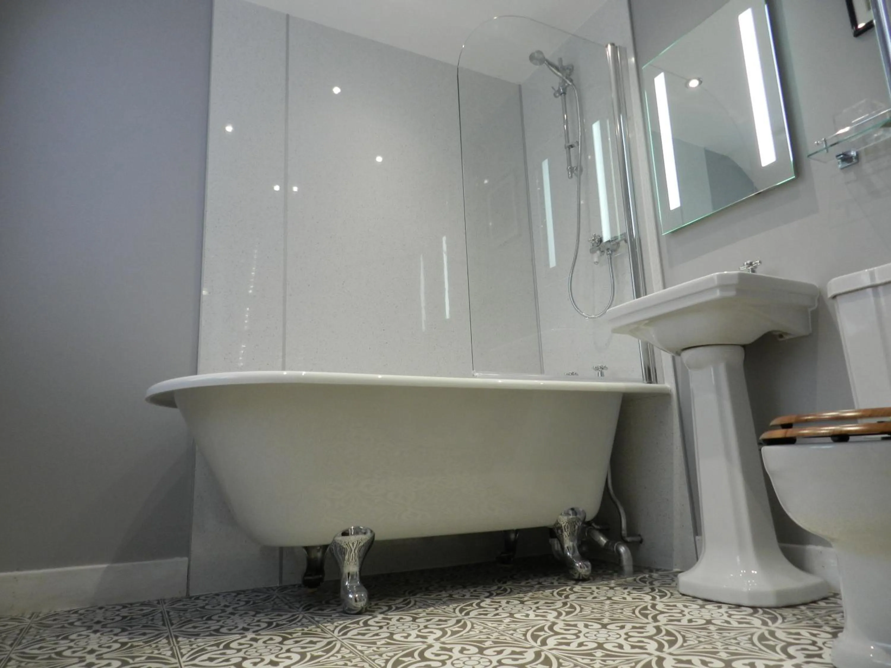 Photo of the whole room in White Swan Inn