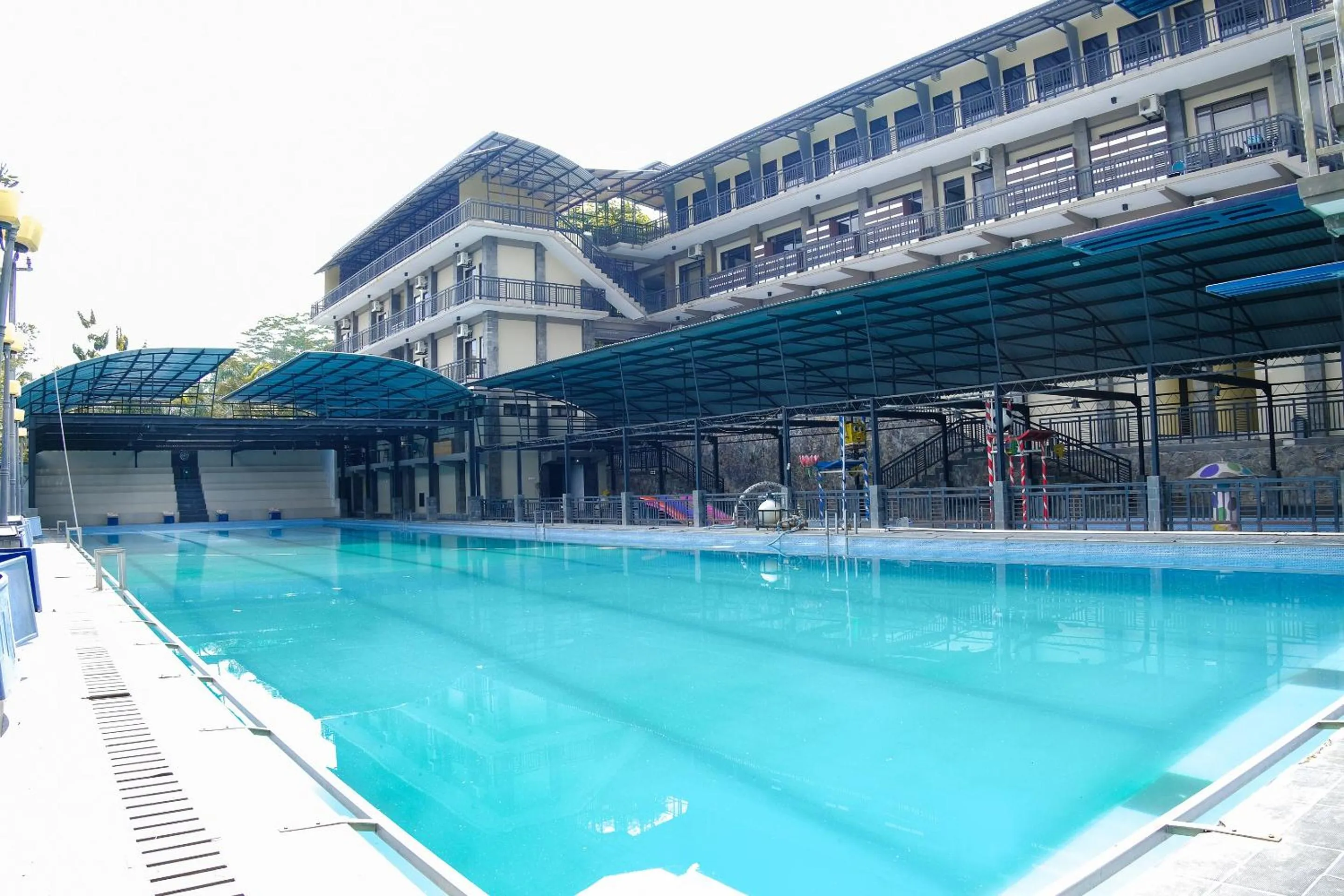 Facade/entrance in Capital O 887 Green Hill Hotel And Convention Center