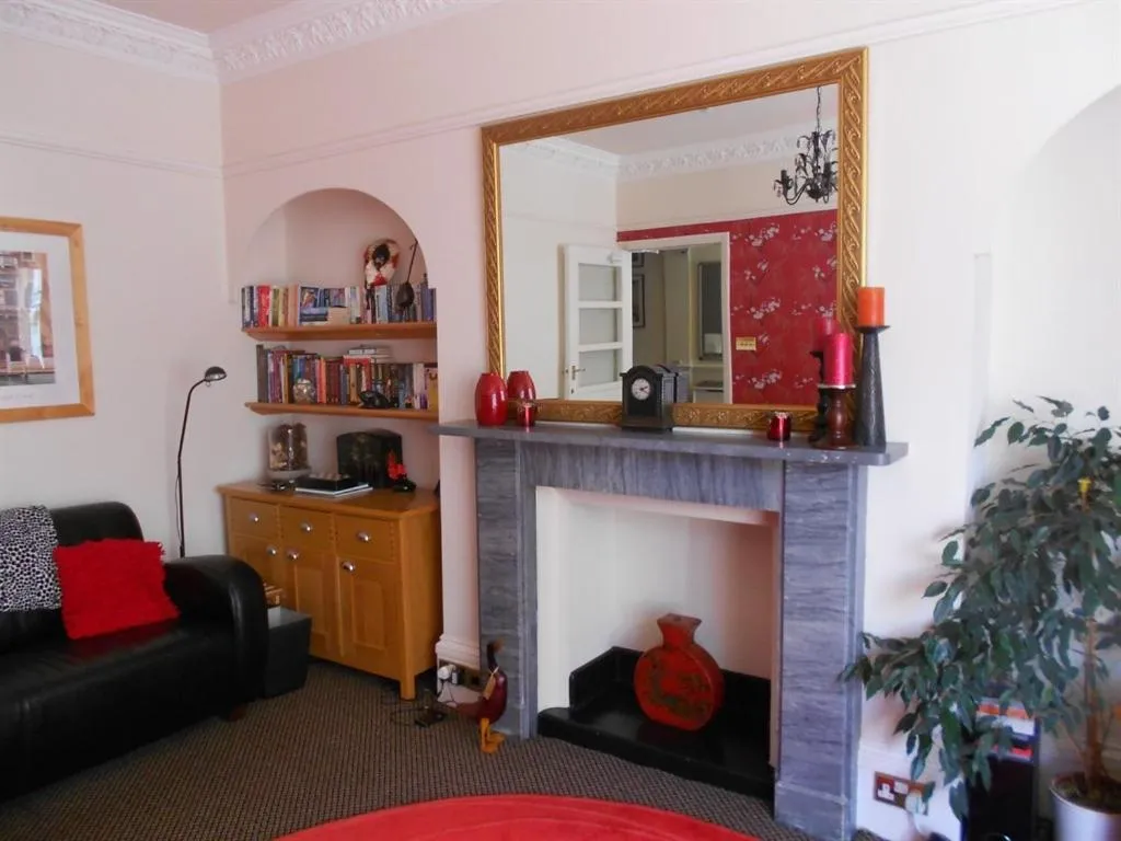 Living room in Cromwell House