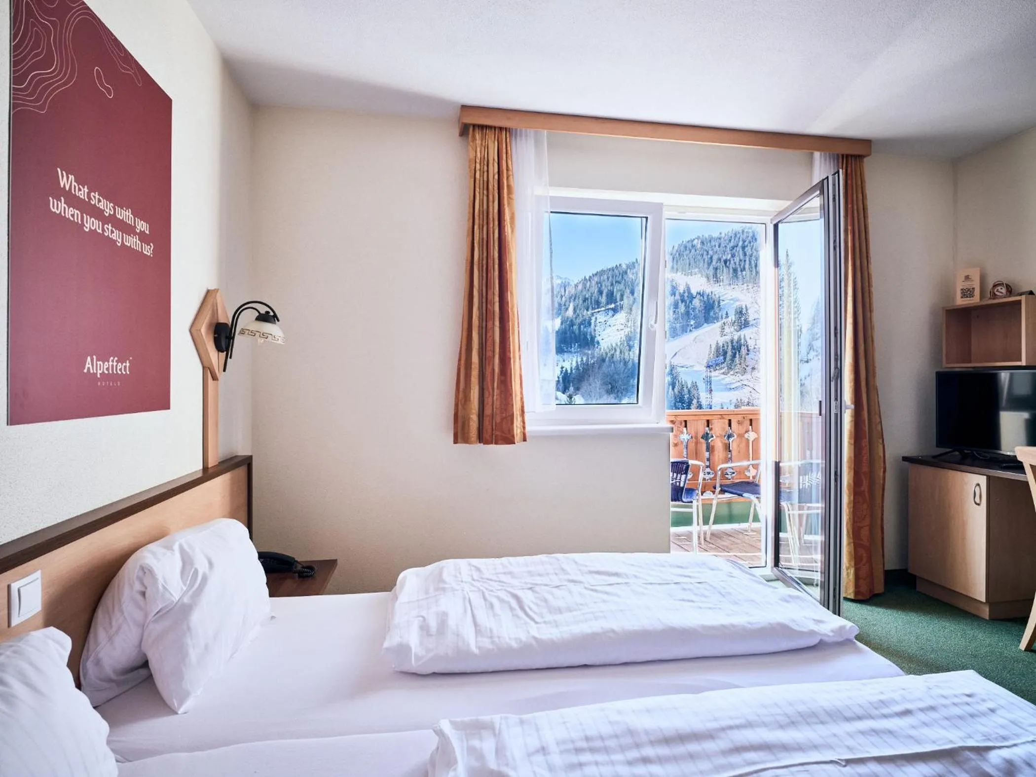 Balcony/Terrace, Bed in Hotel Kirchboden by Alpeffect Hotels