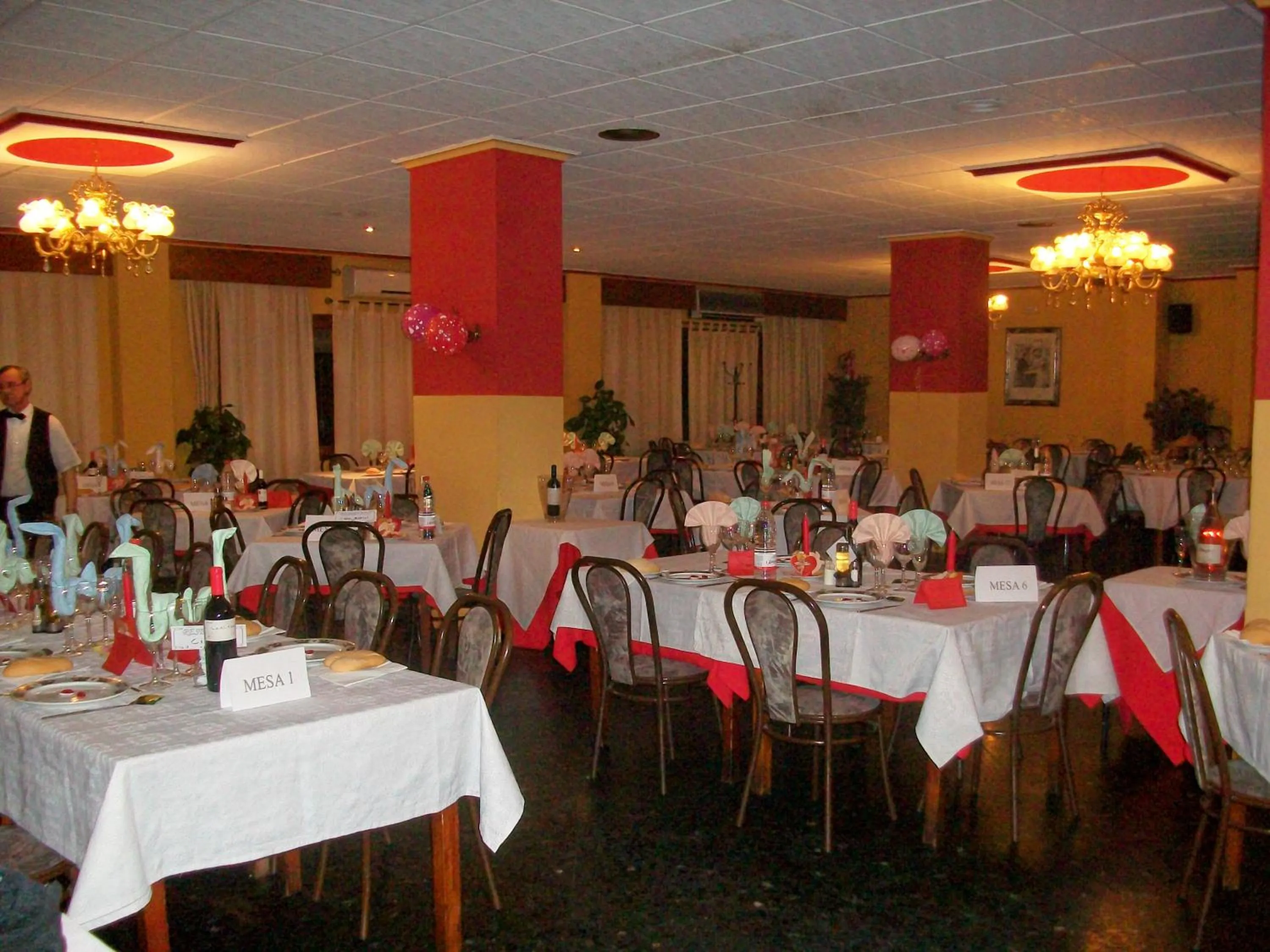 Restaurant/places to eat in Hotel Mulhacen